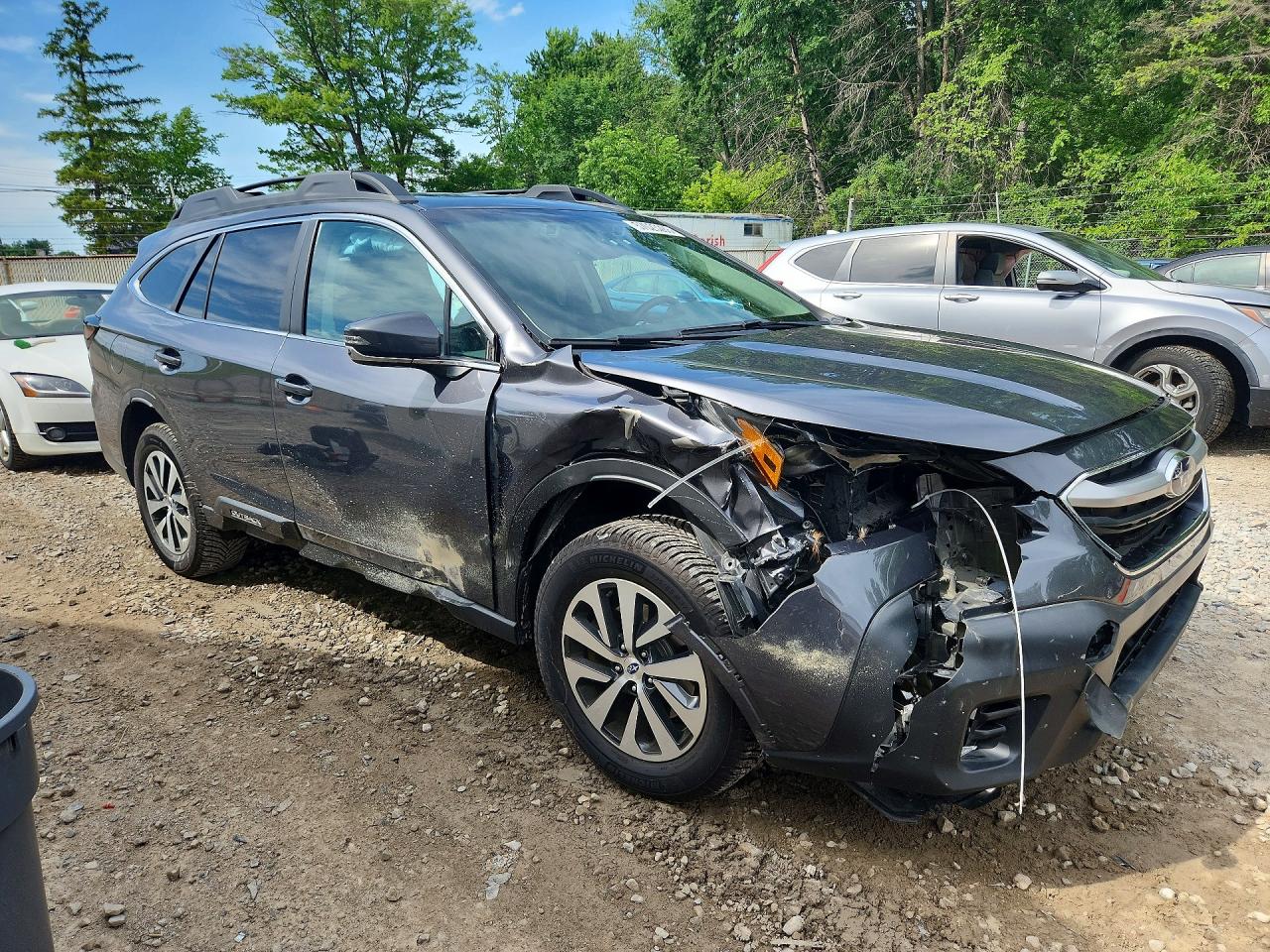 2020 Subaru Outback Premium Gray vin: 4S4BTAEC7L3128663