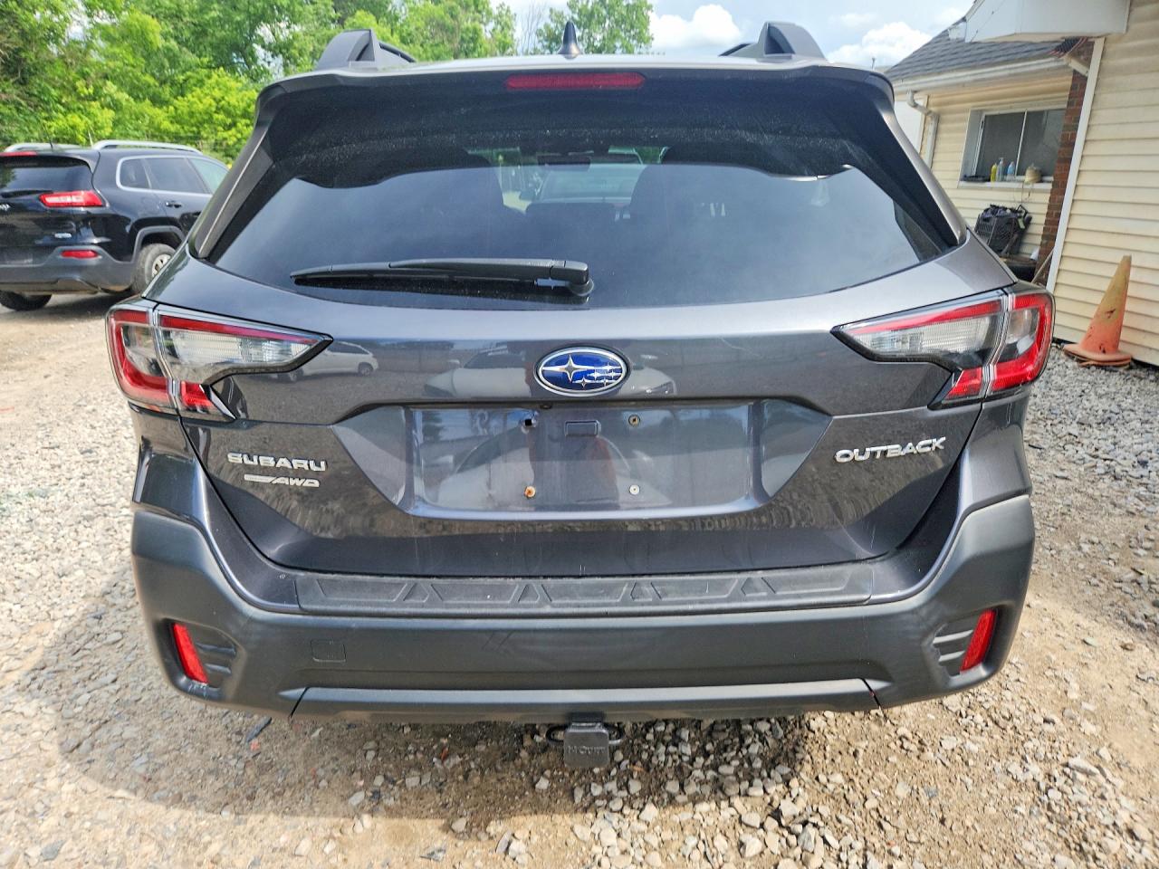 2020 Subaru Outback Premium Gray vin: 4S4BTAEC7L3128663