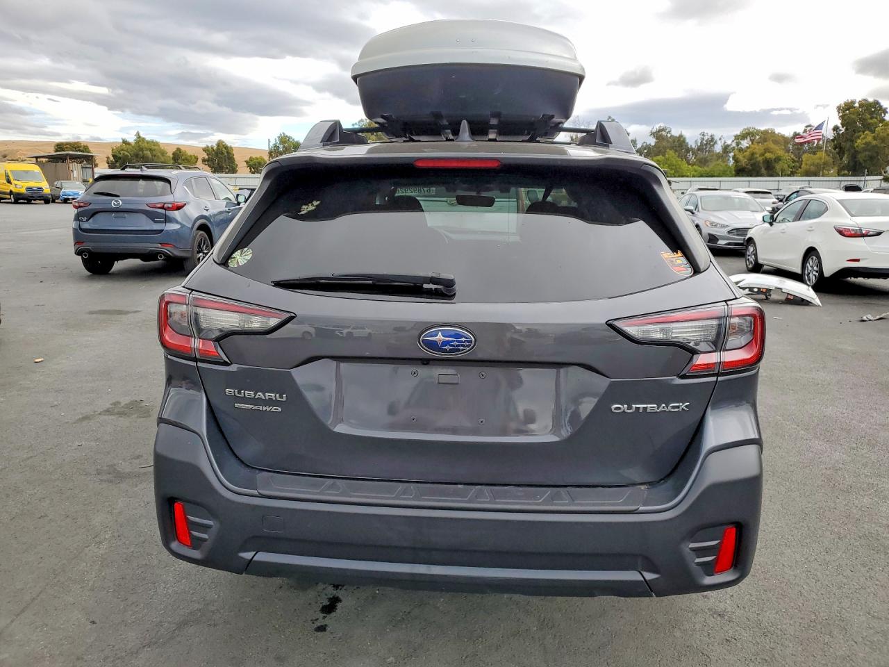 2020 Subaru Outback Premium Gray vin: 4S4BTAEC8L3256295