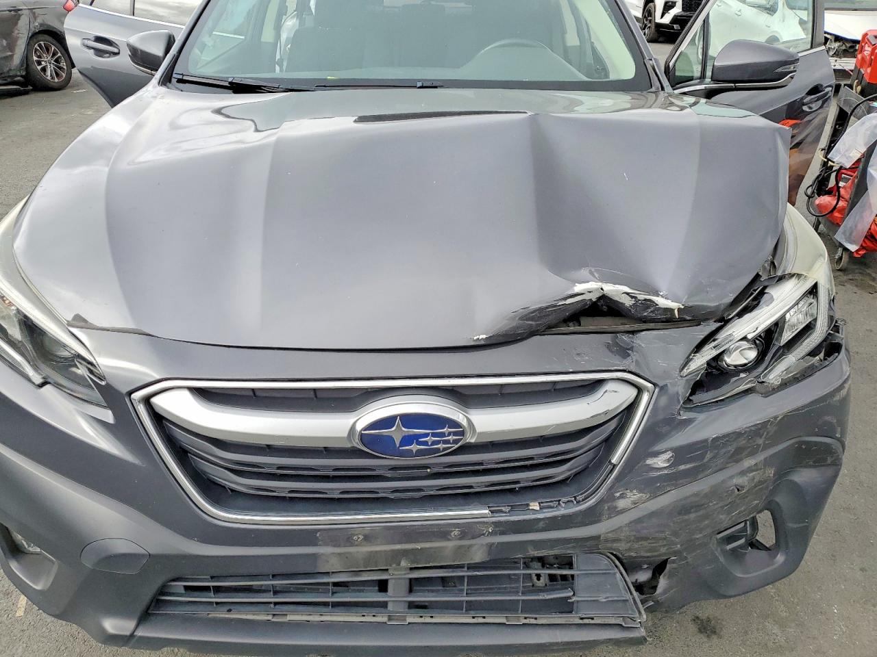 2020 Subaru Outback Premium Gray vin: 4S4BTAEC8L3256295