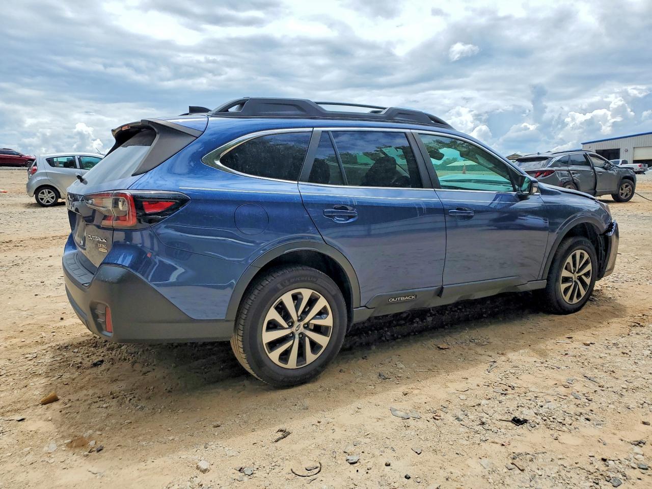 2021 Subaru Outback Premium Blue vin: 4S4BTAFC5M3127043
