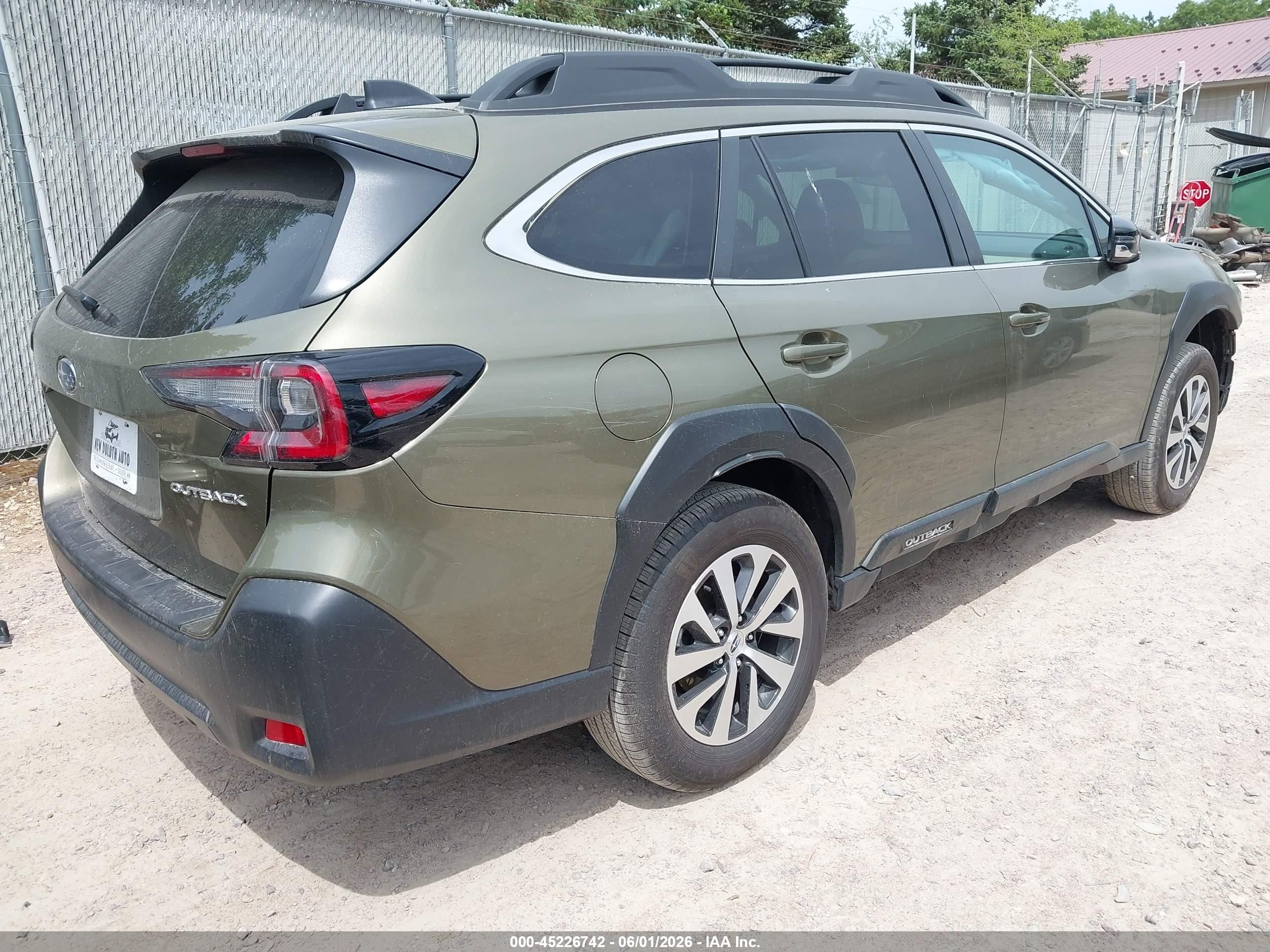 2025 Subaru Outback Premium Green vin: 4S4BTAFC8S3224461