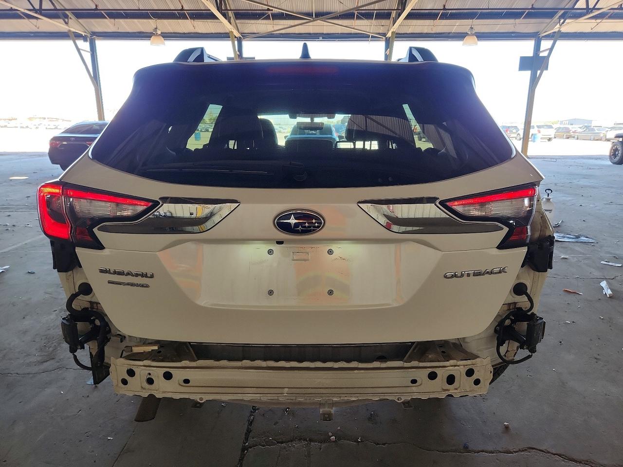 2020 Subaru Outback Limited White vin: 4S4BTALC0L3175276