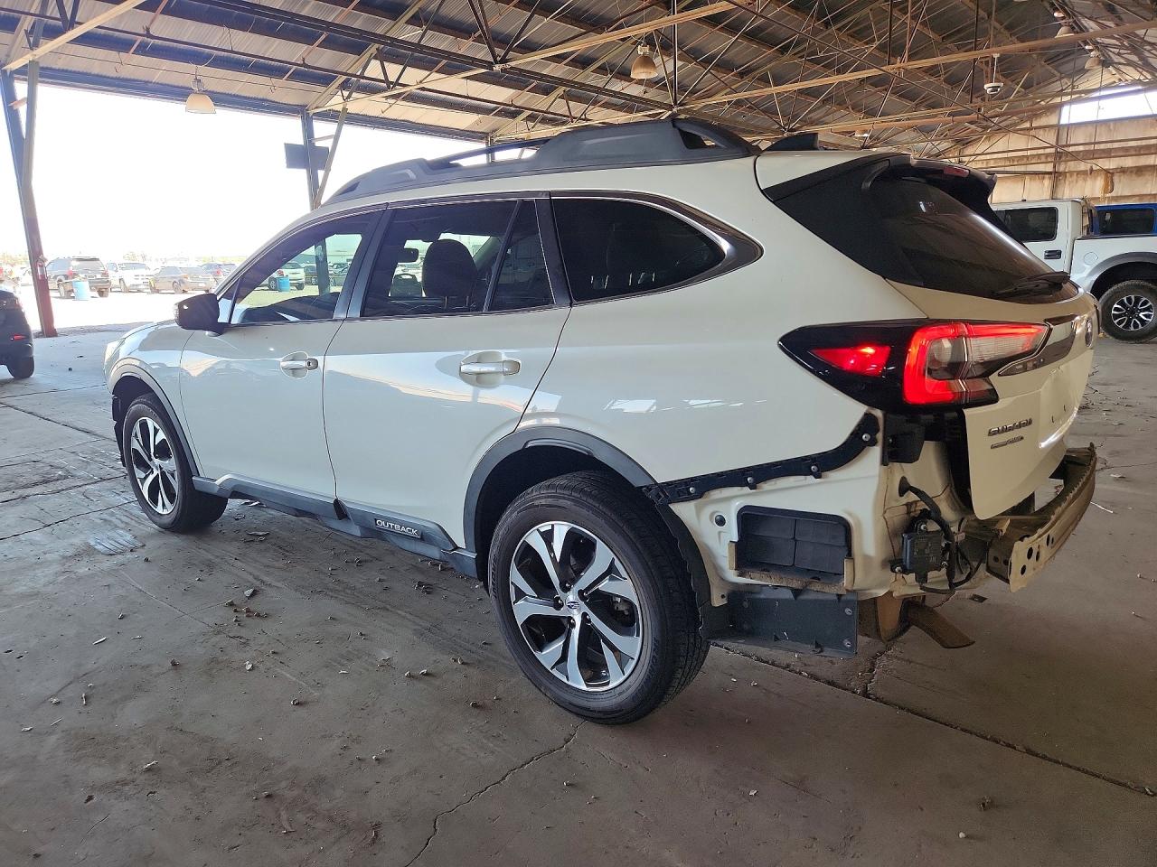 2020 Subaru Outback Limited White vin: 4S4BTALC0L3175276