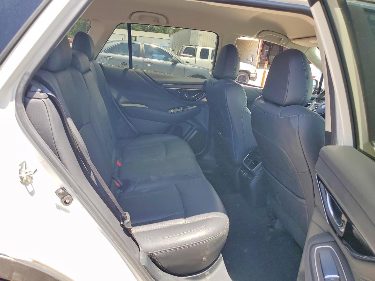 2020 Subaru Outback Limited White vin: 4S4BTALC5L3244821