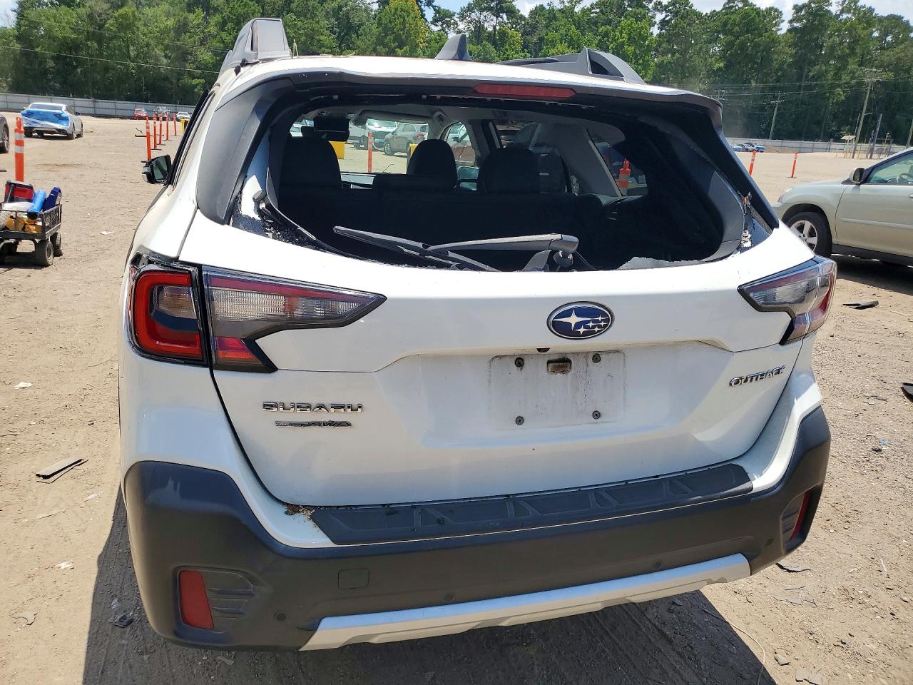2020 Subaru Outback Limited White vin: 4S4BTALC5L3244821