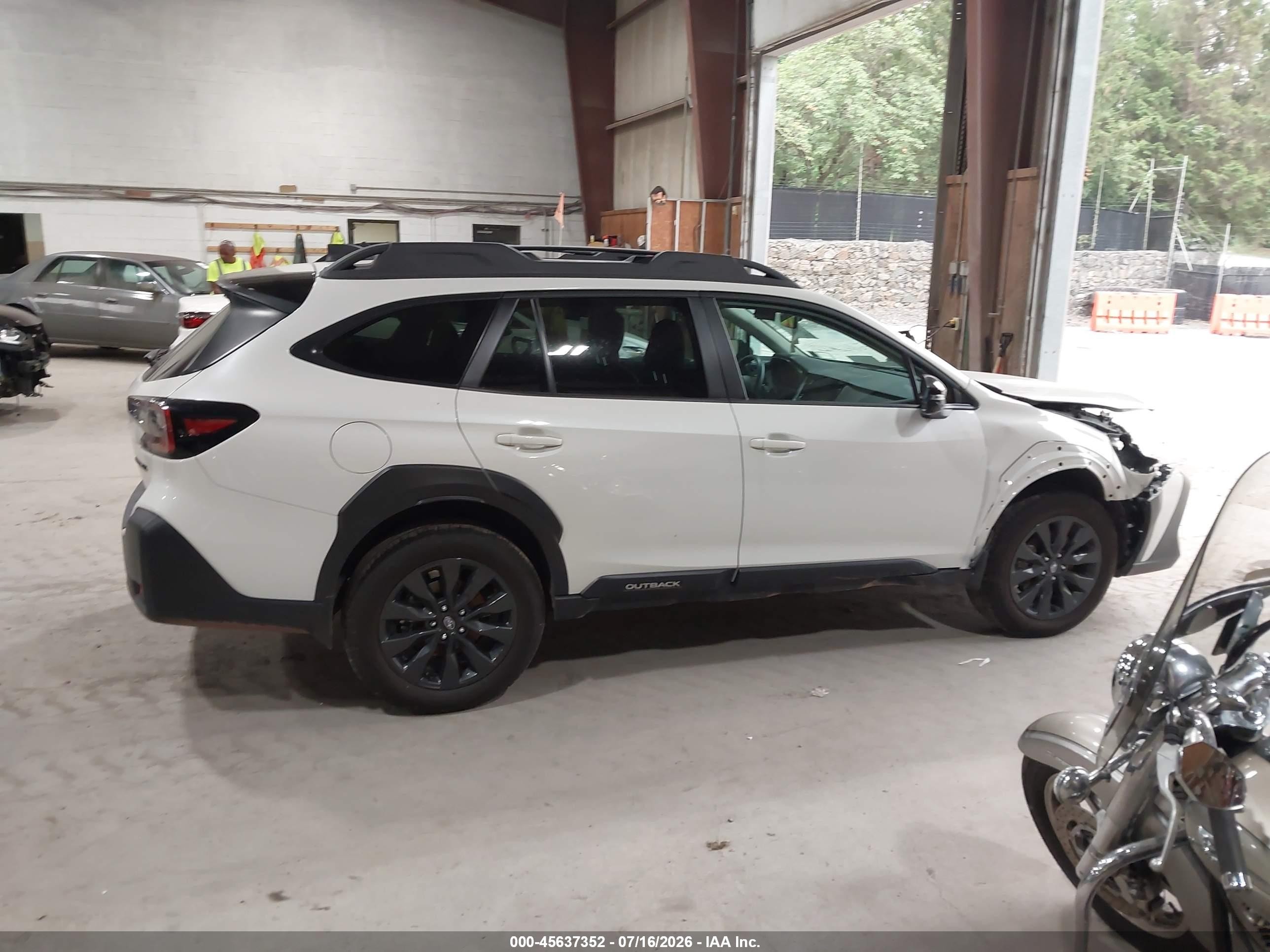 2025 Subaru Outback Onyx Edition White vin: 4S4BTALCXS3157284