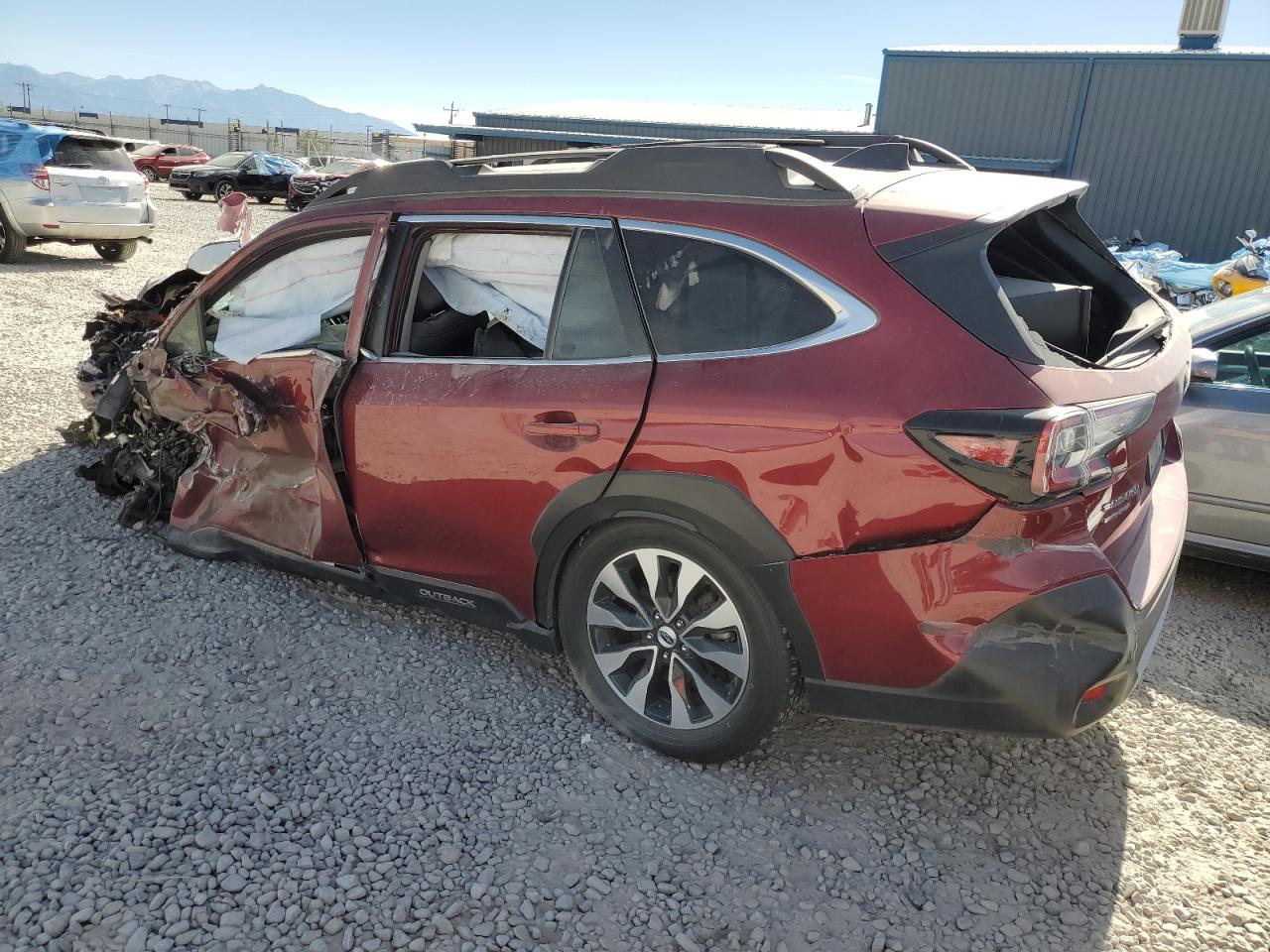 2024 Subaru Outback Красный vin: 4S4BTANC2R3106062
