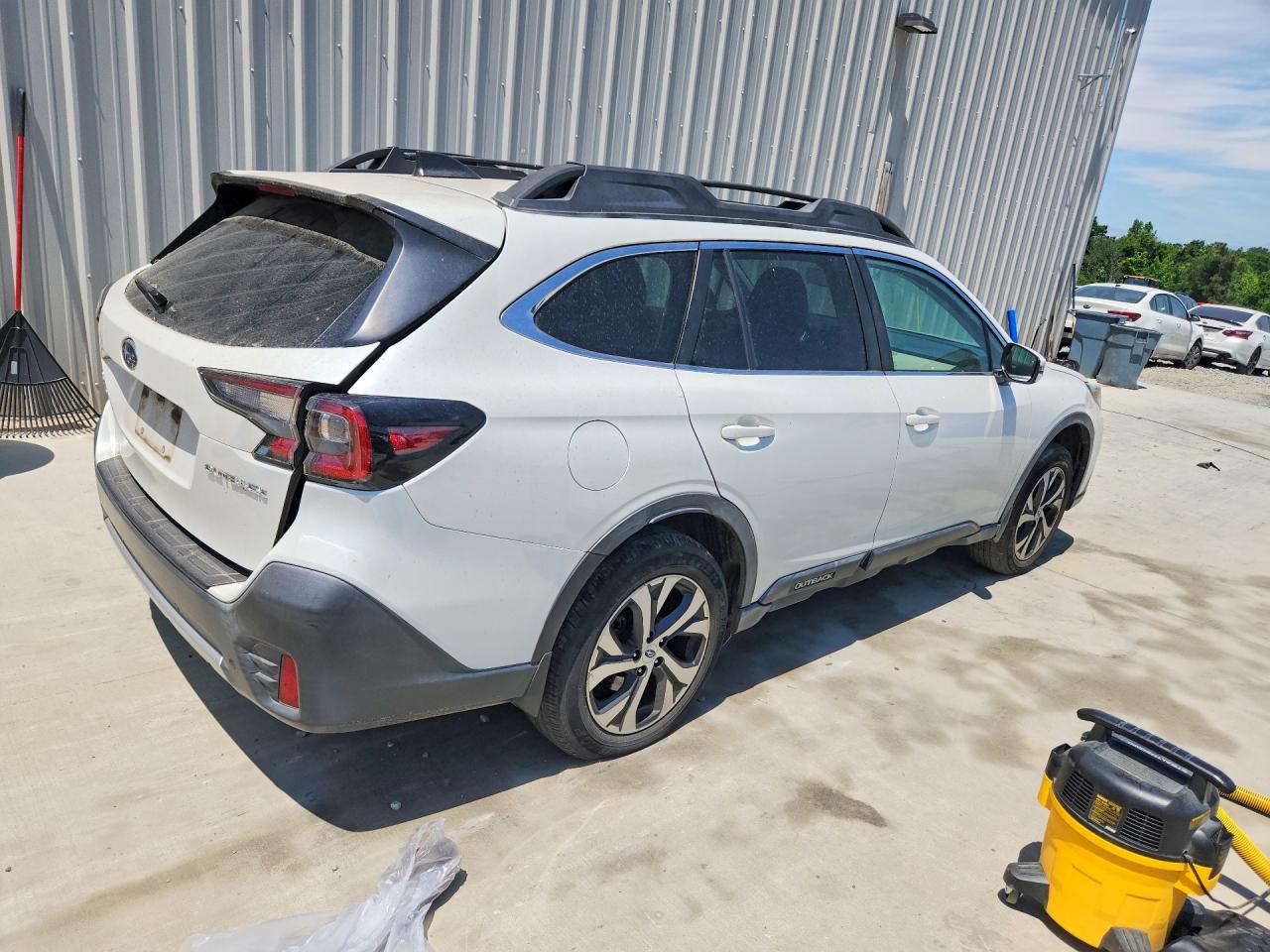 2020 Subaru Outback Limited White vin: 4S4BTANC4L3115353