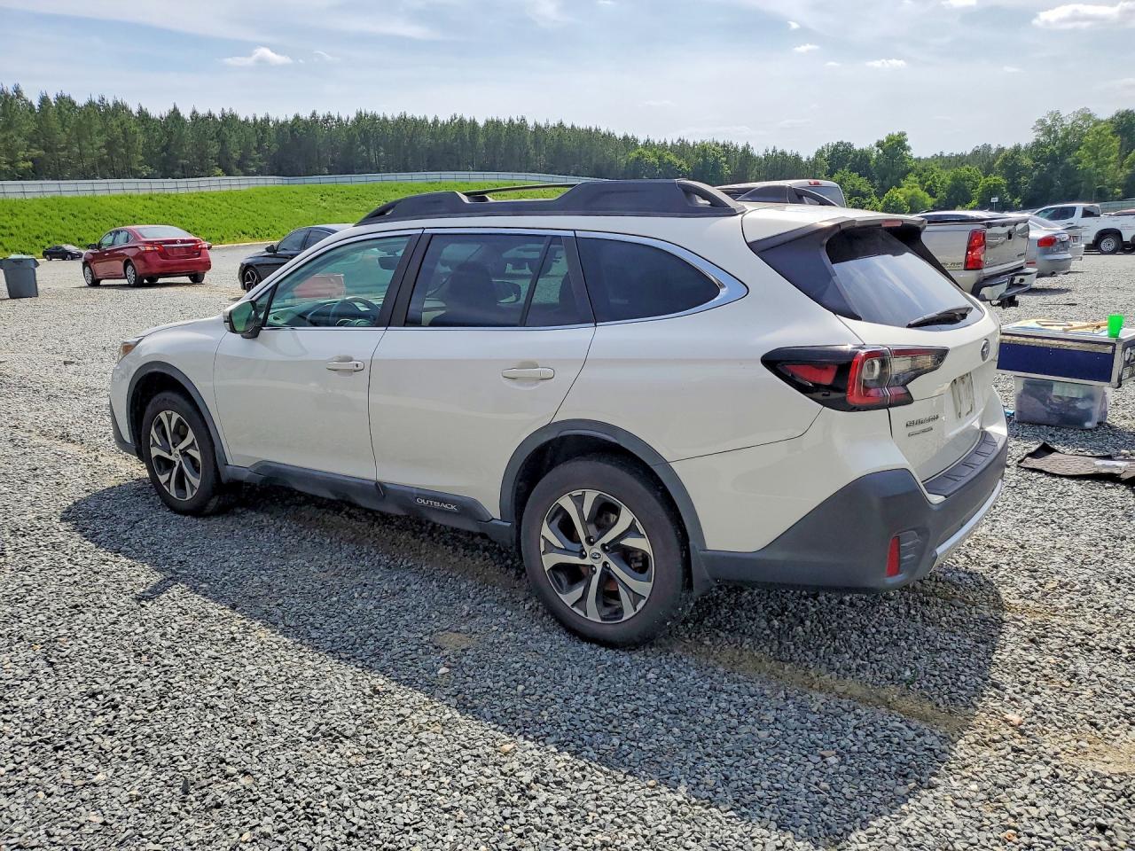 2021 Subaru Outback Limited White vin: 4S4BTANC4M3213820
