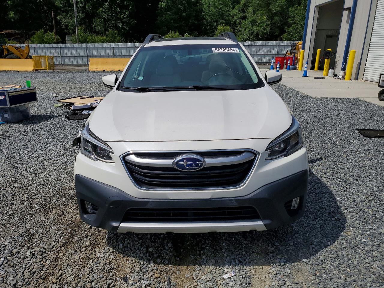 2021 Subaru Outback Limited White vin: 4S4BTANC4M3213820