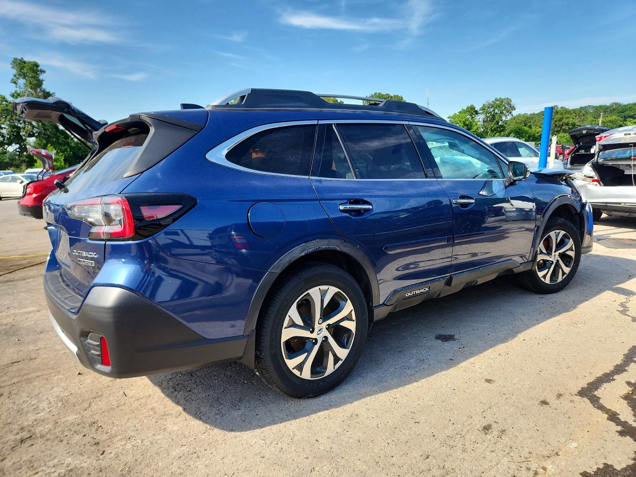 2020 Subaru Outback Touring Blue vin: 4S4BTAPC1L3152521