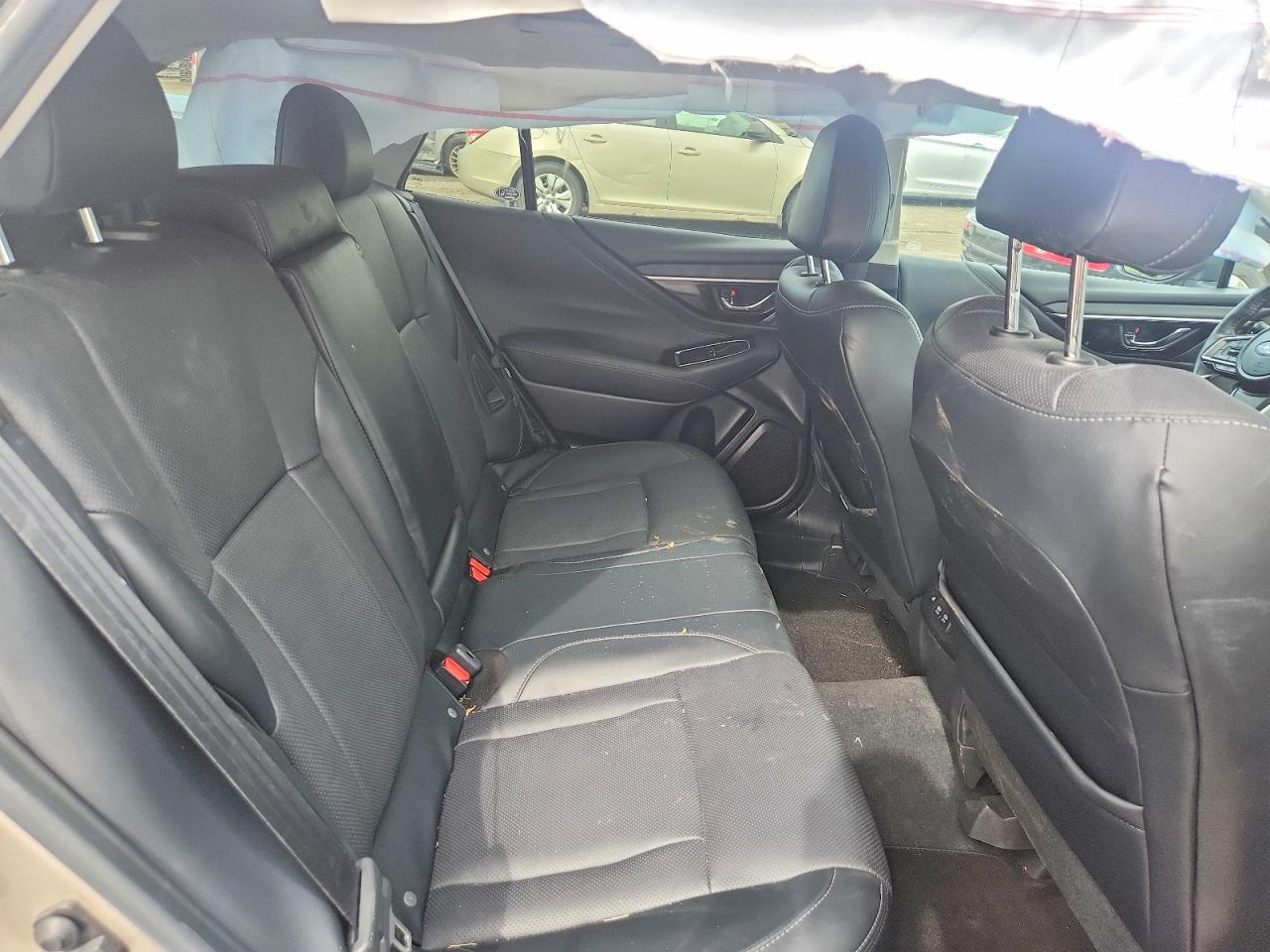 2020 Subaru Outback Limited Silver vin: 4S4BTDNC6L3229596