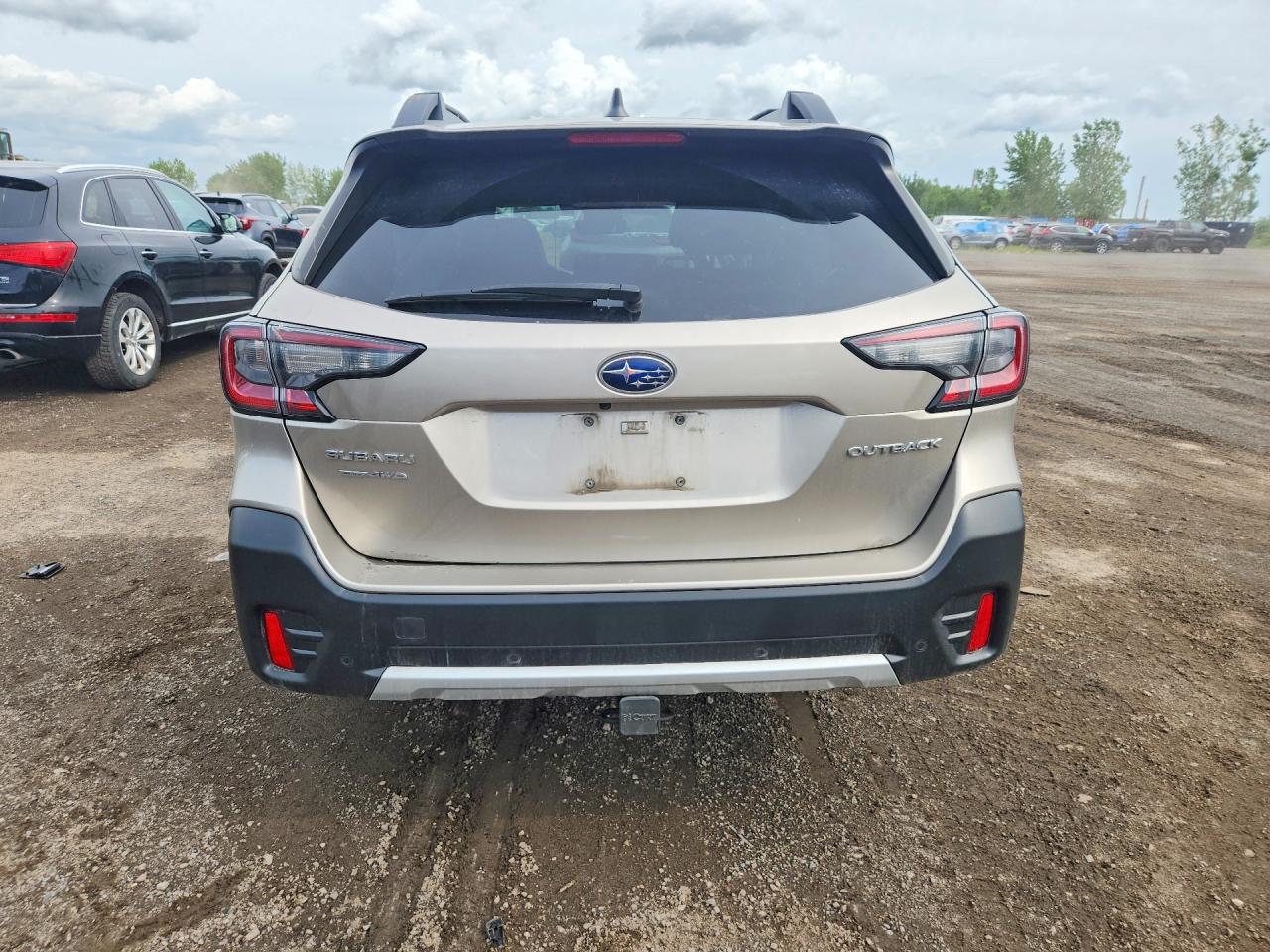 2020 Subaru Outback Limited Silver vin: 4S4BTDNC6L3229596