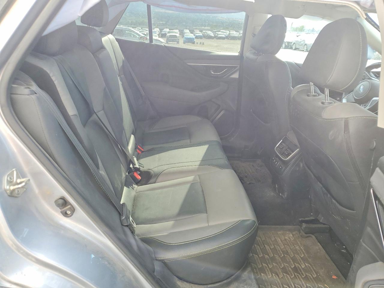 2020 Subaru Outback Onyx Edition Xt Silver vin: 4S4BTGKD3L3124030