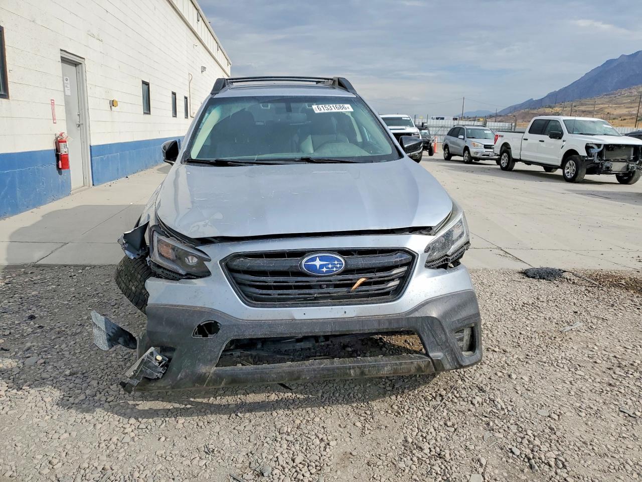 2020 Subaru Outback Onyx Edition Xt Silver vin: 4S4BTGKD3L3124030