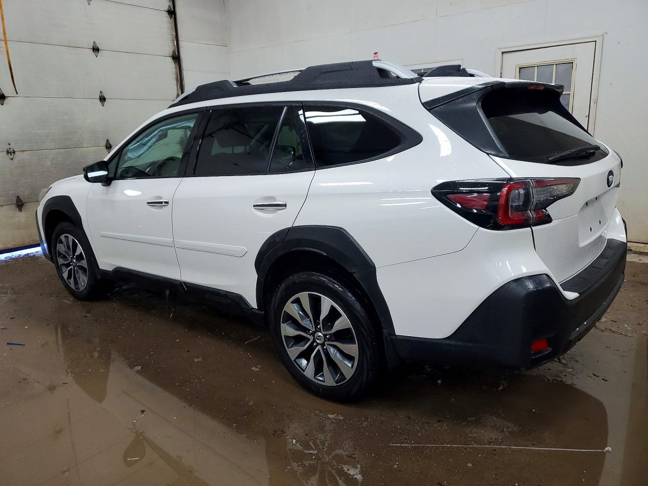 2023 Subaru Outback Touring White vin: 4S4BTGPD6P3155075