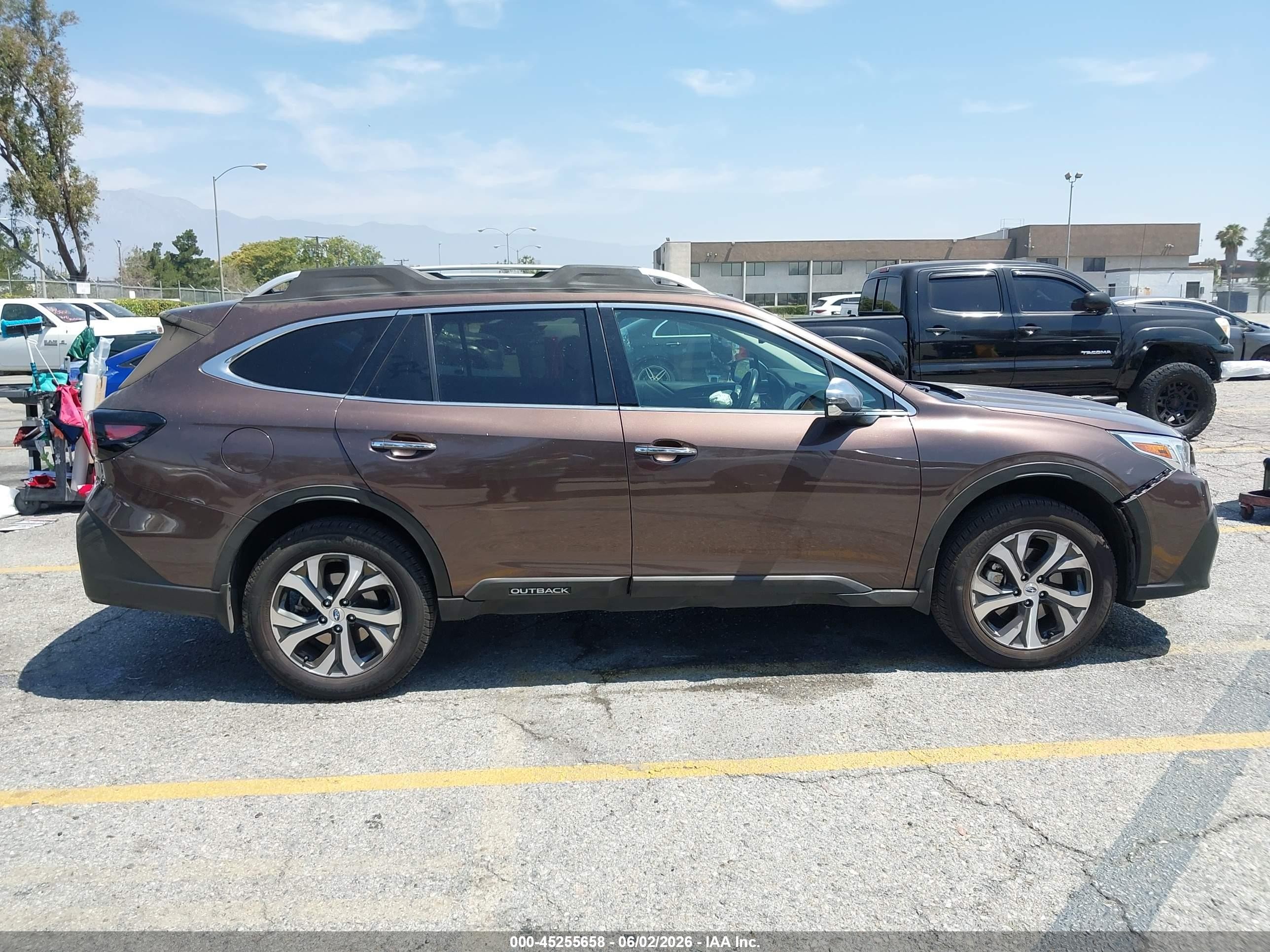 2021 Subaru Outback Touring Xt Brown vin: 4S4BTGPD9M3145703