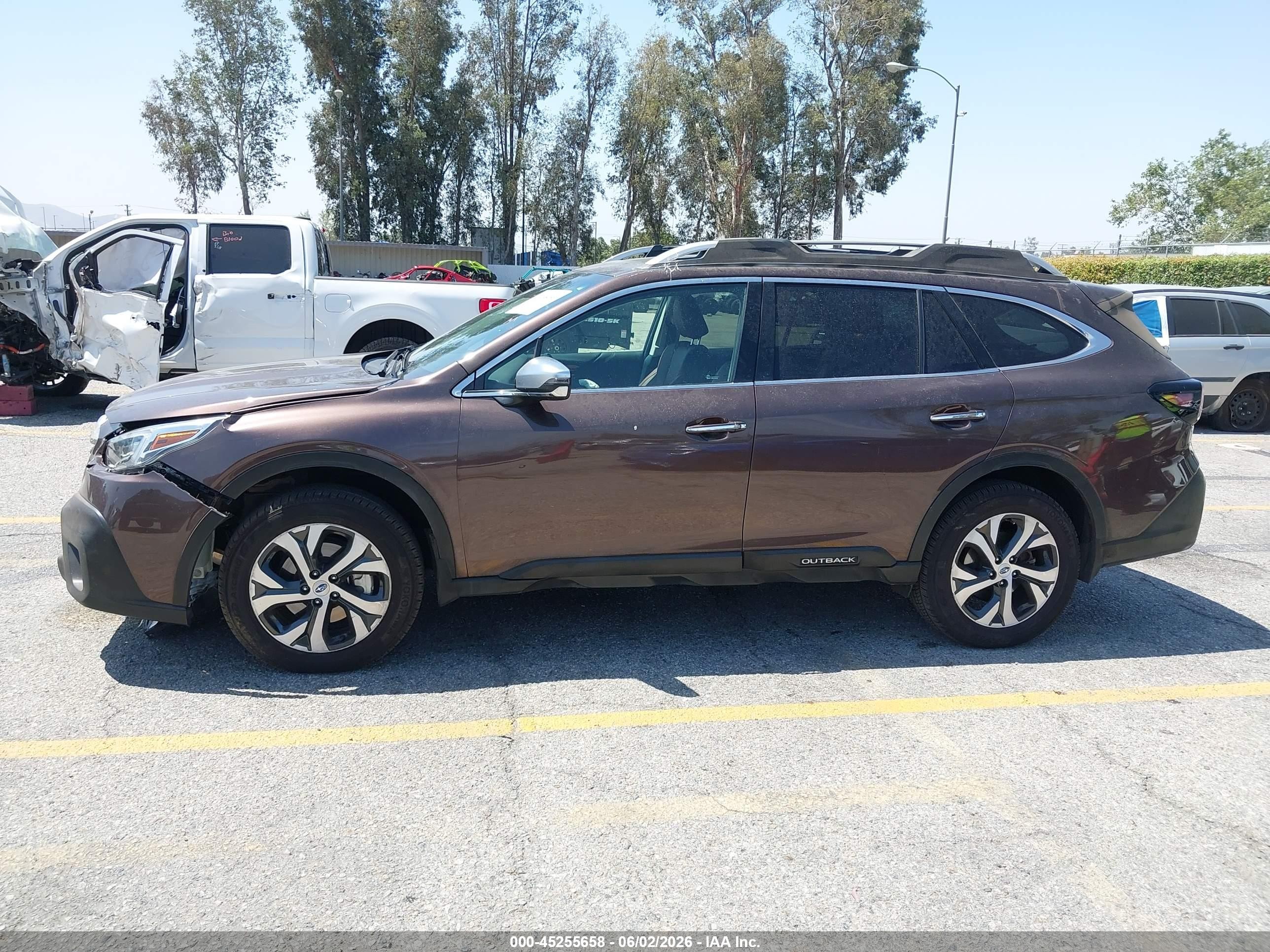 2021 Subaru Outback Touring Xt Brown vin: 4S4BTGPD9M3145703