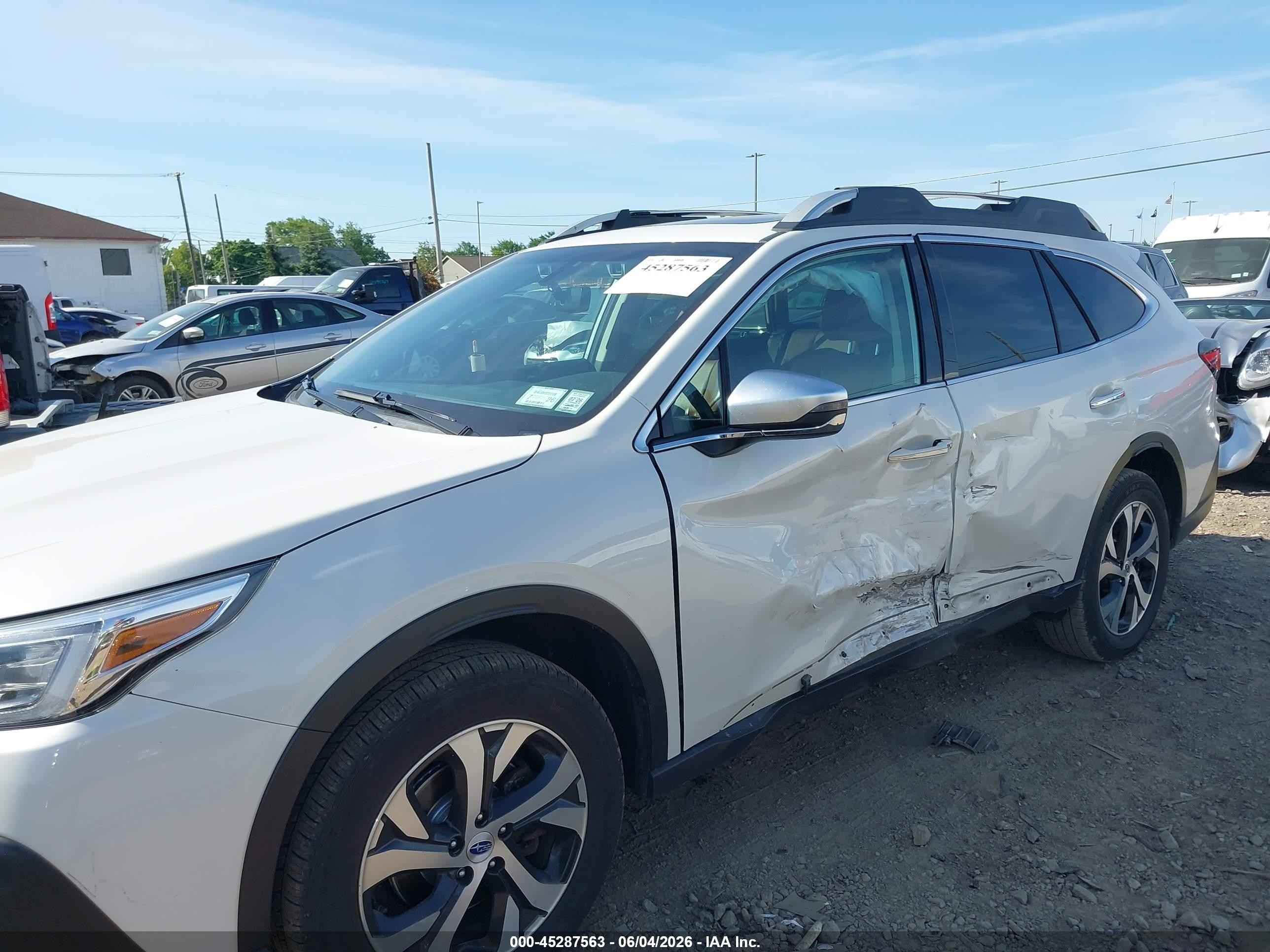 2020 Subaru Outback Touring Xt White vin: 4S4BTGPDXL3221184