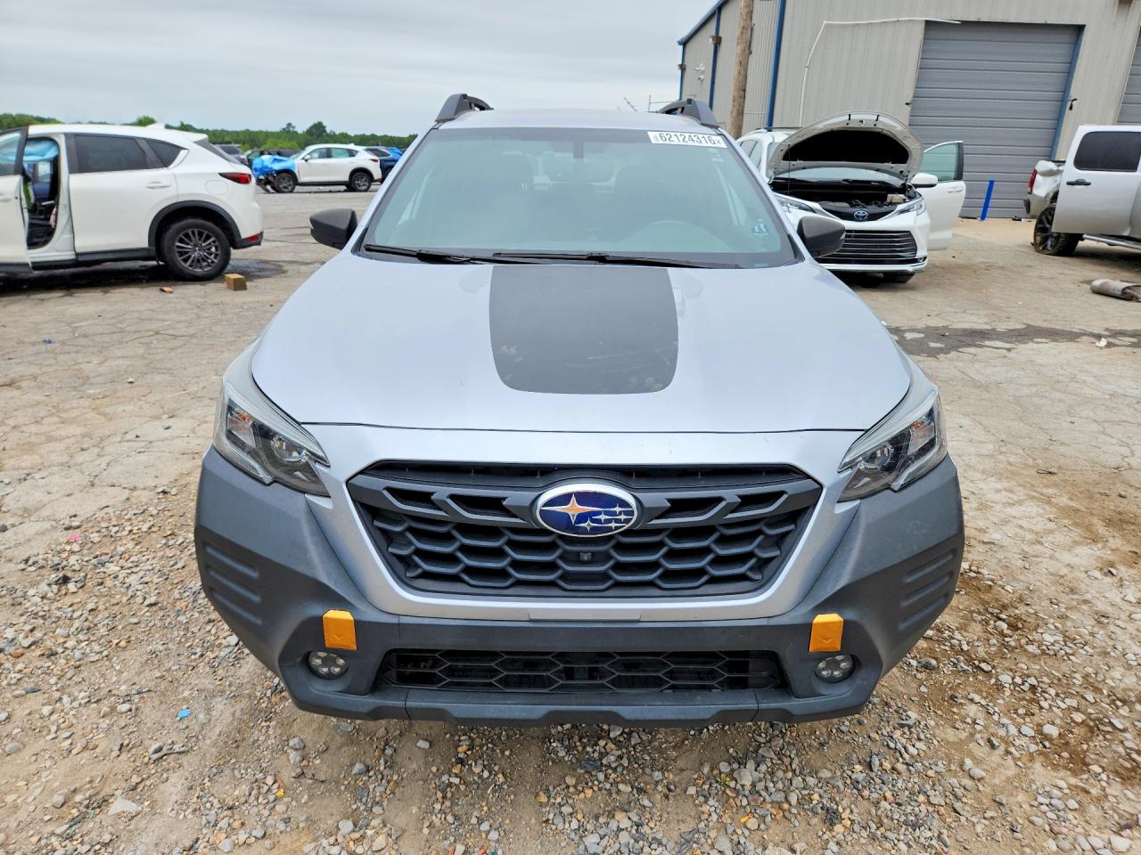 2022 Subaru Outback Wilderness Silver vin: 4S4BTGSD6N3182233