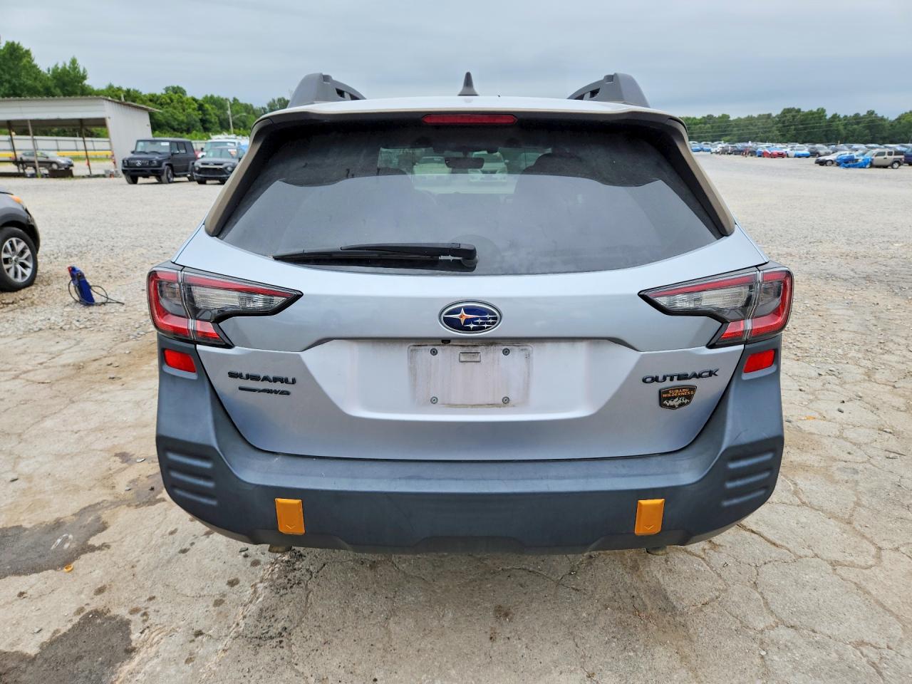 2022 Subaru Outback Wilderness Silver vin: 4S4BTGSD6N3182233