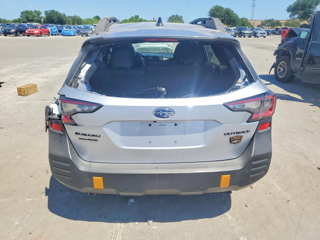 2024 Subaru Outback Wilderness Silver vin: 4S4BTGUD1R3145089