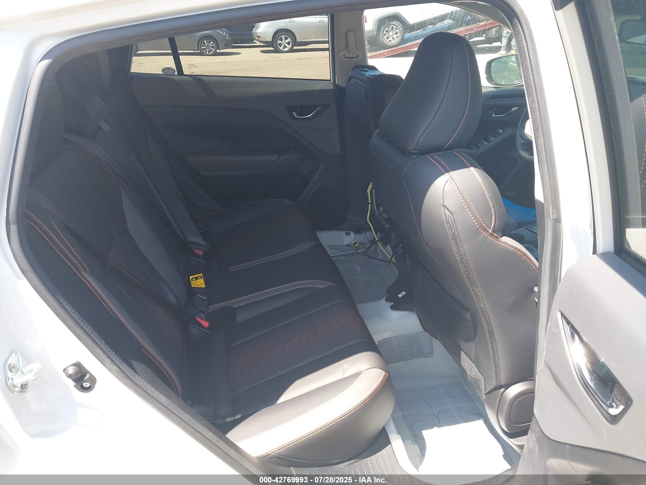 2025 Subaru Crosstrek Limited Белый vin: 4S4GUHM62S3715701