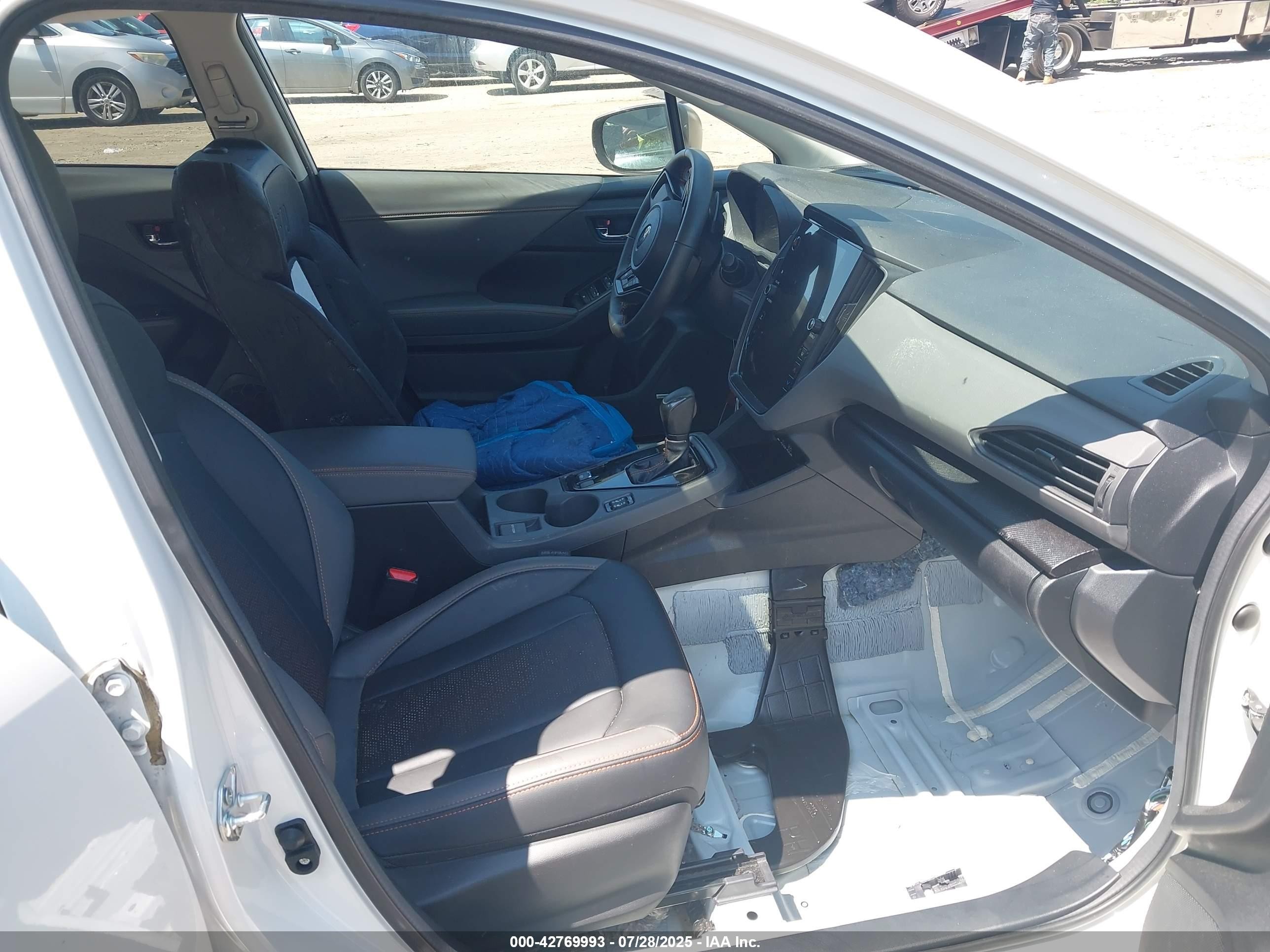 2025 Subaru Crosstrek Limited Белый vin: 4S4GUHM62S3715701