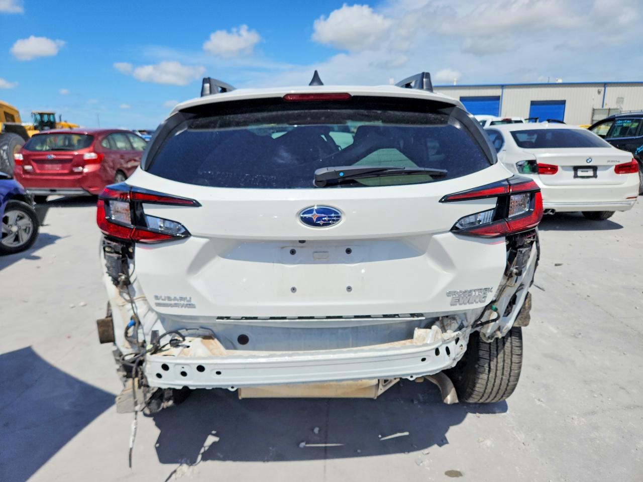 2025 Subaru Crosstrek Limited White vin: 4S4GUHM69S3728641