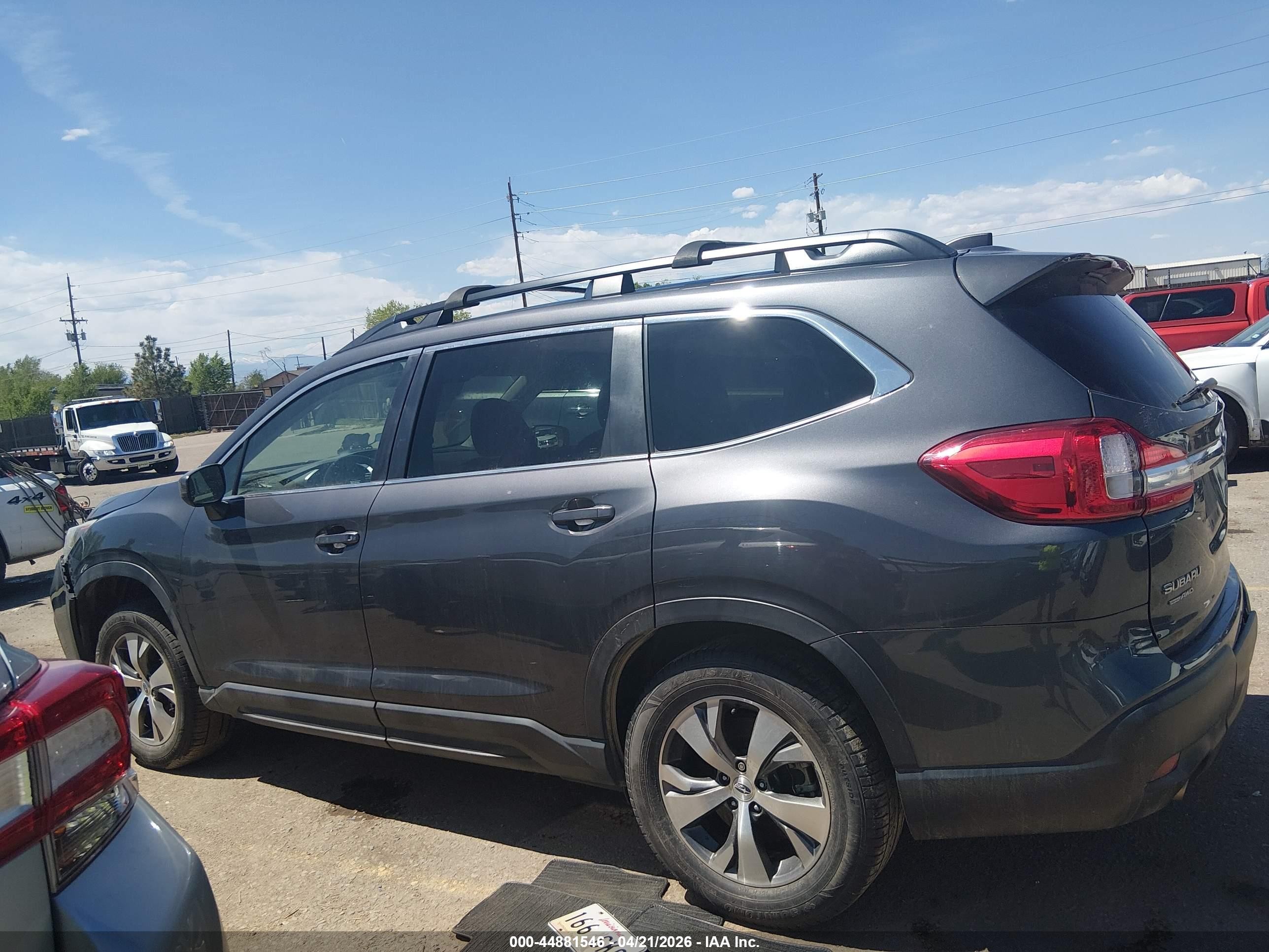2021 Subaru Ascent Premium Gray vin: 4S4WMABD2M3442671