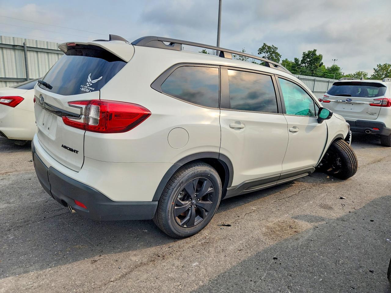2026 Subaru Ascent Premium Белый vin: 4S4WMABDXT3404975