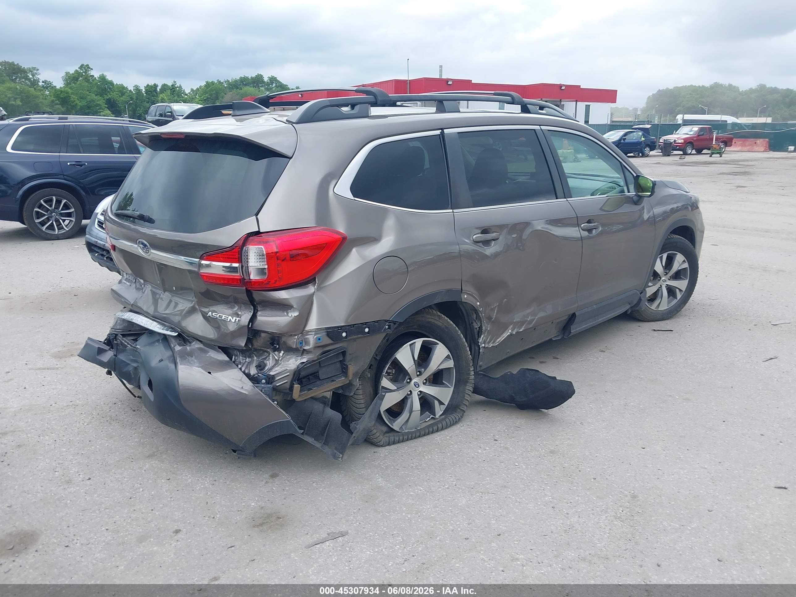 2021 Subaru Ascent Premium Brown vin: 4S4WMACD0M3404564