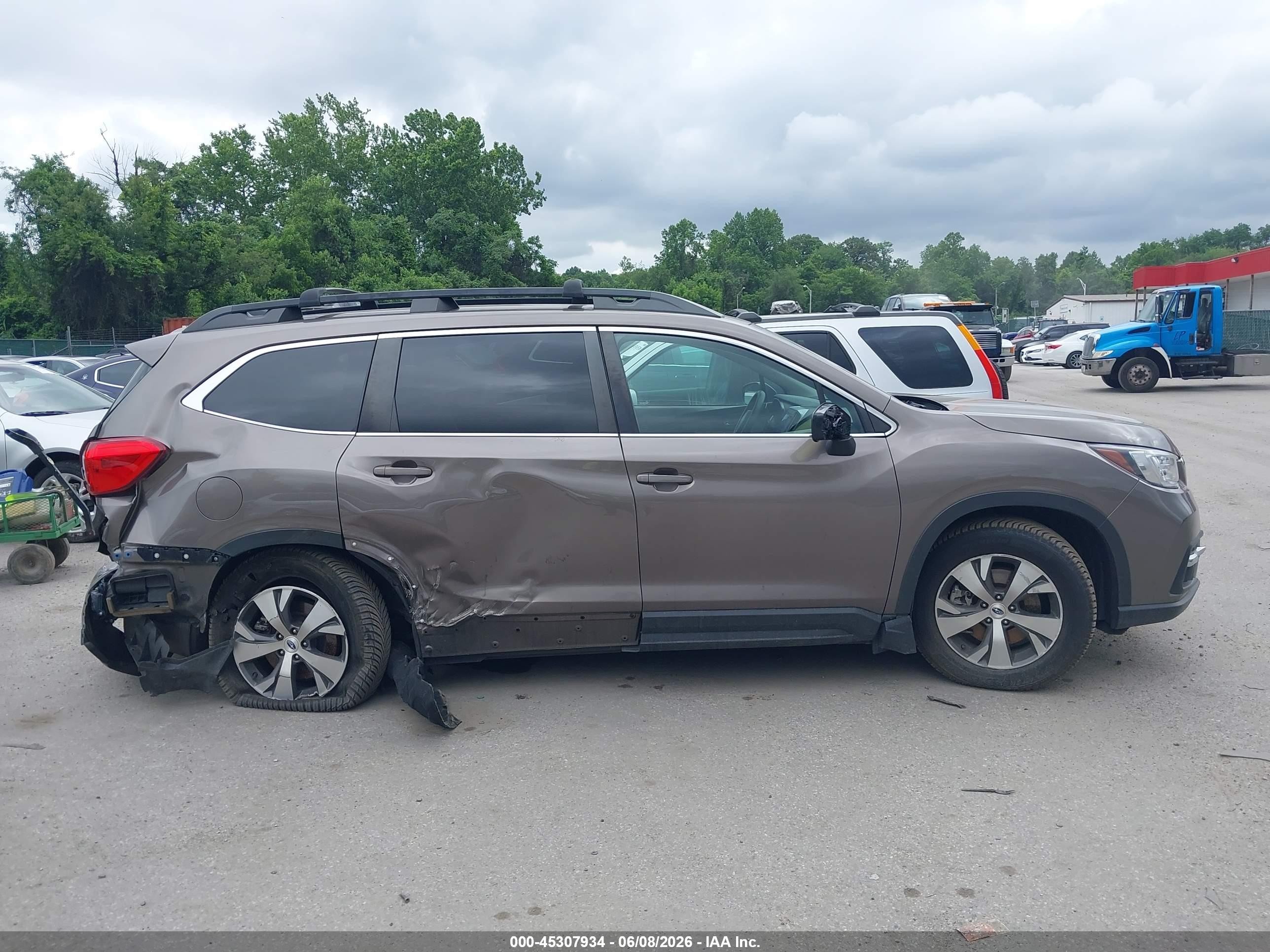 2021 Subaru Ascent Premium Brown vin: 4S4WMACD0M3404564