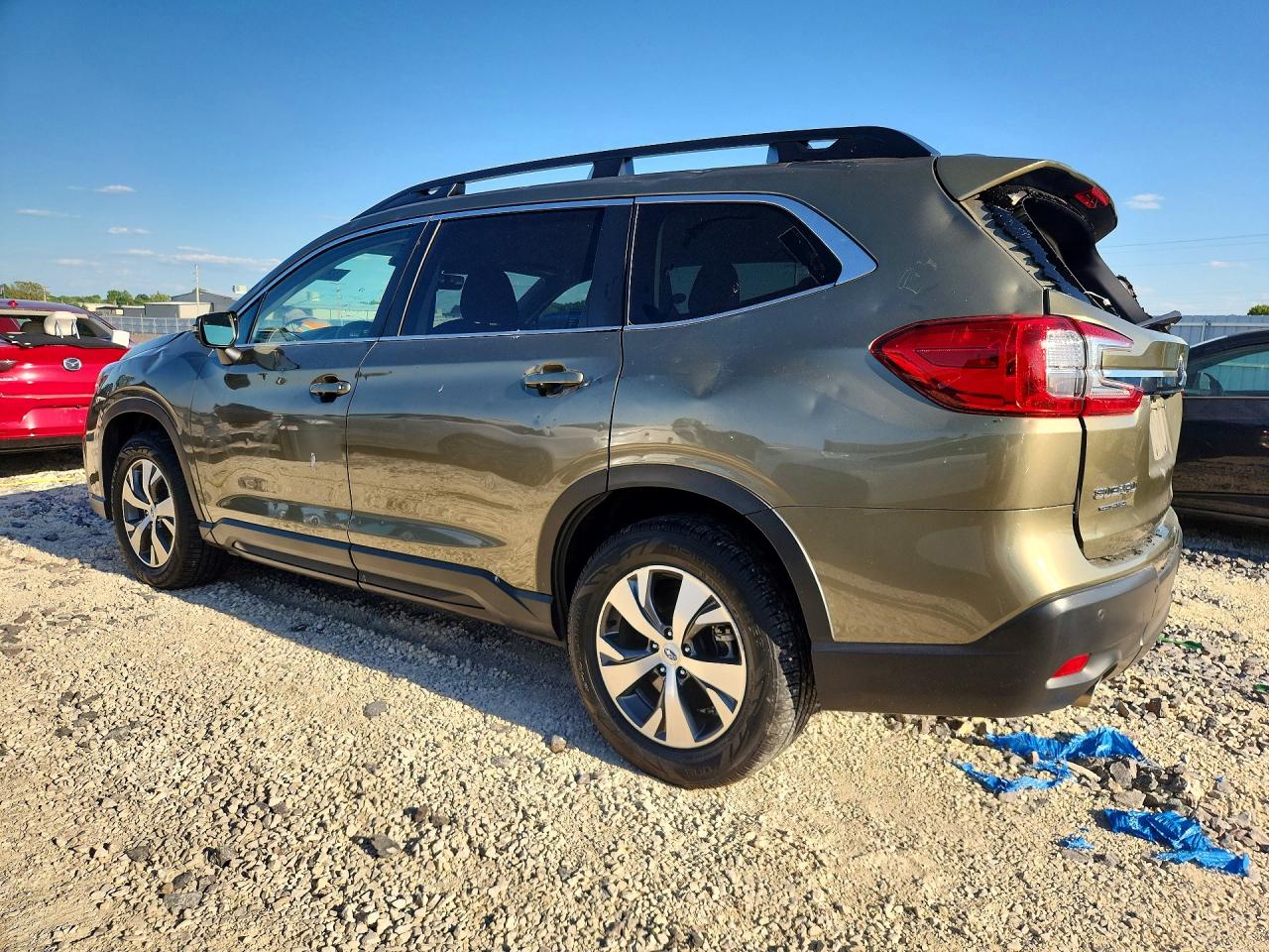 2023 Subaru Ascent Premium Green vin: 4S4WMACD1P3412290