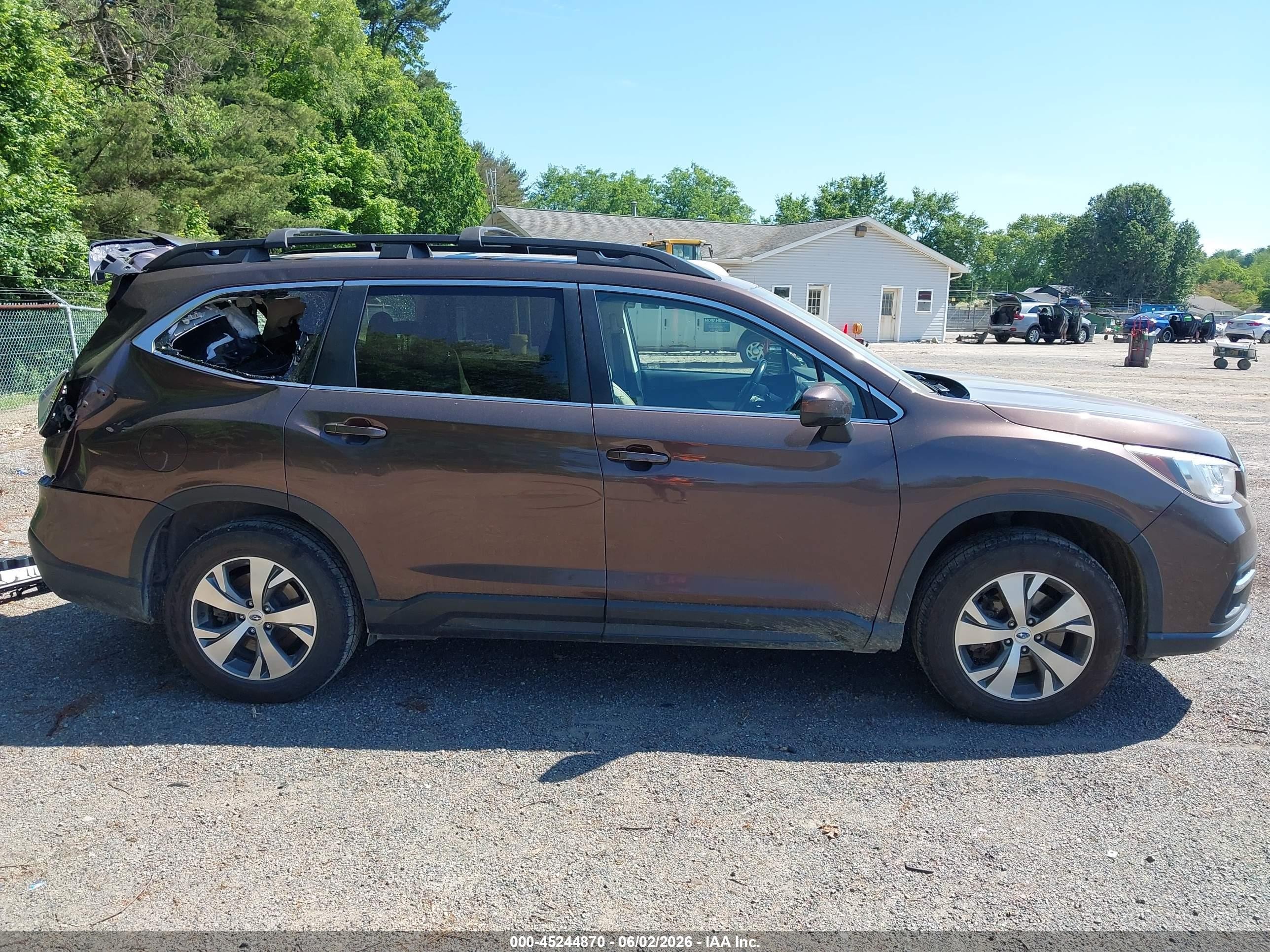 2020 Subaru Ascent Premium Brown vin: 4S4WMACD4L3401939