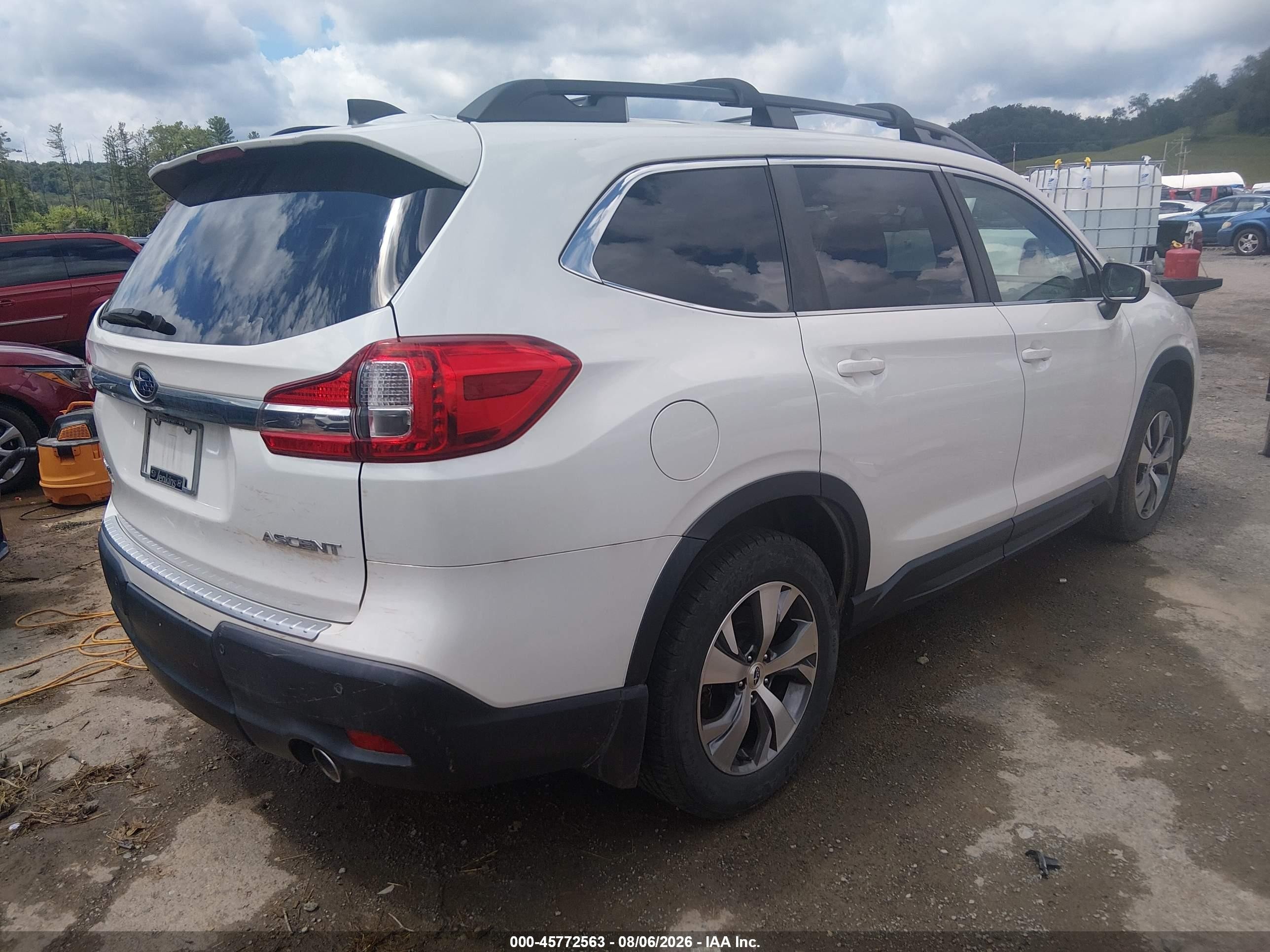 2020 Subaru Ascent Premium White vin: 4S4WMAFD7L3431528