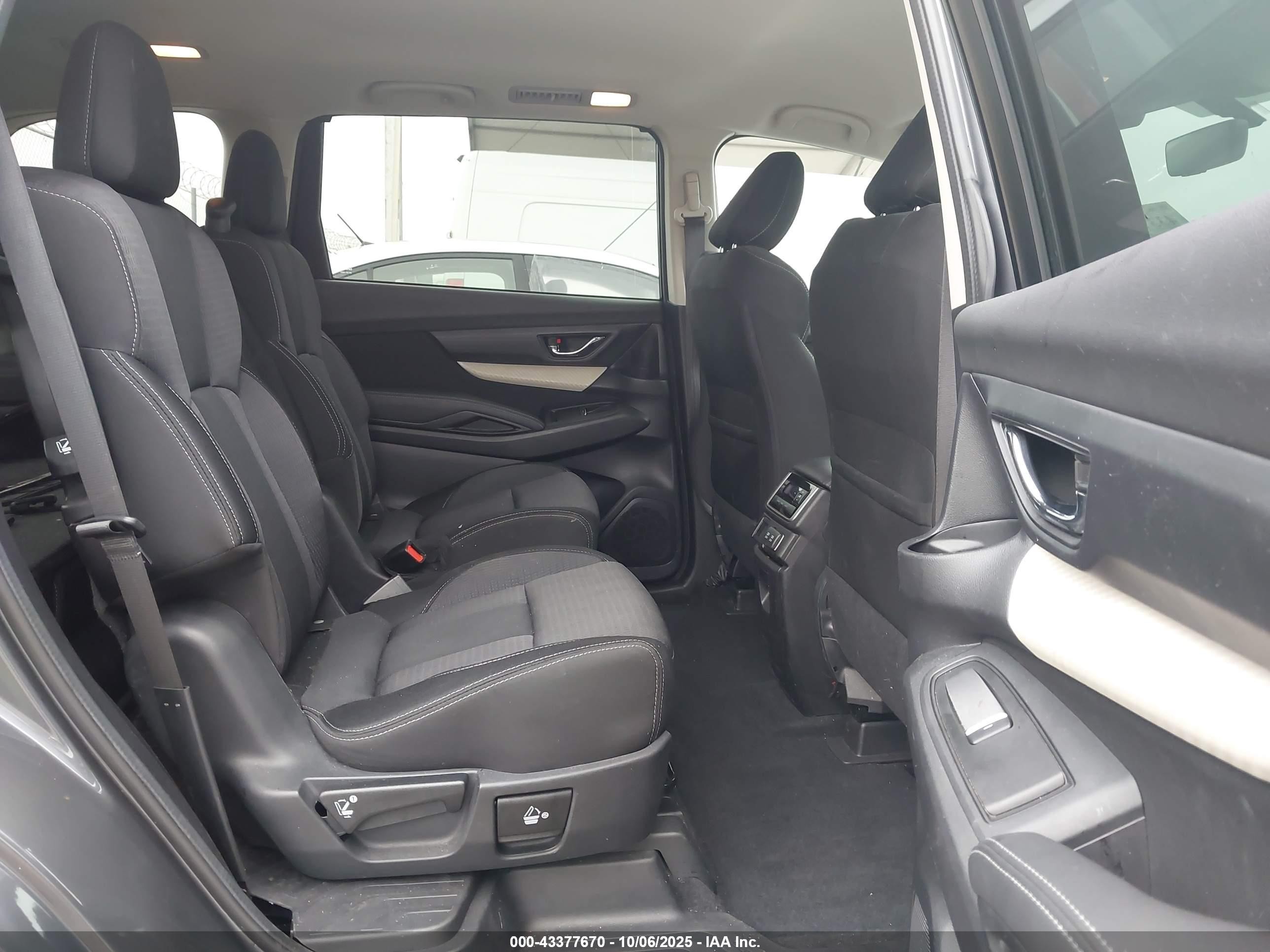 2021 Subaru Ascent Premium Серый vin: 4S4WMAFD9M3440488