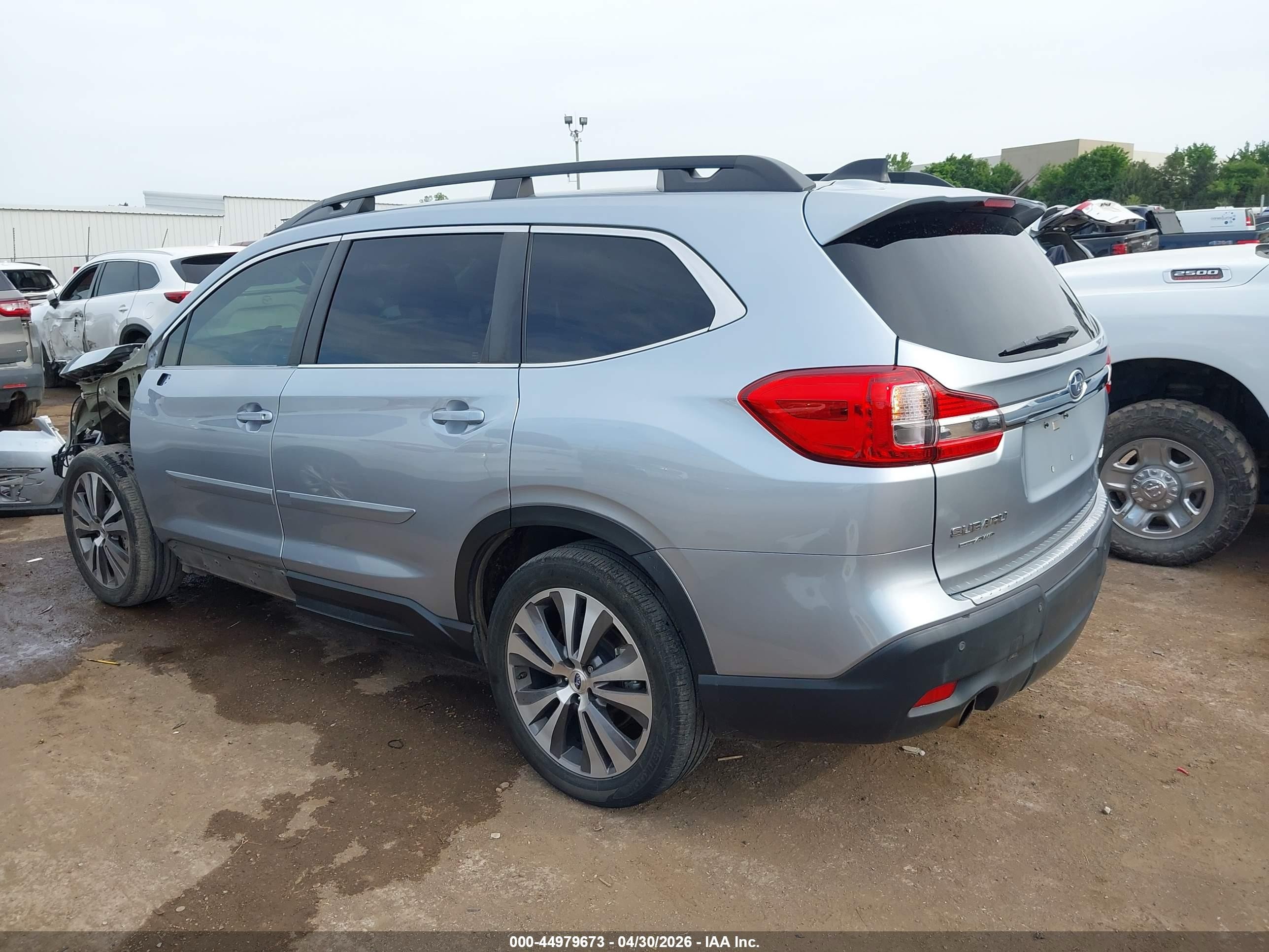 2020 Subaru Ascent Premium Серебряный vin: 4S4WMAFDXL3421964