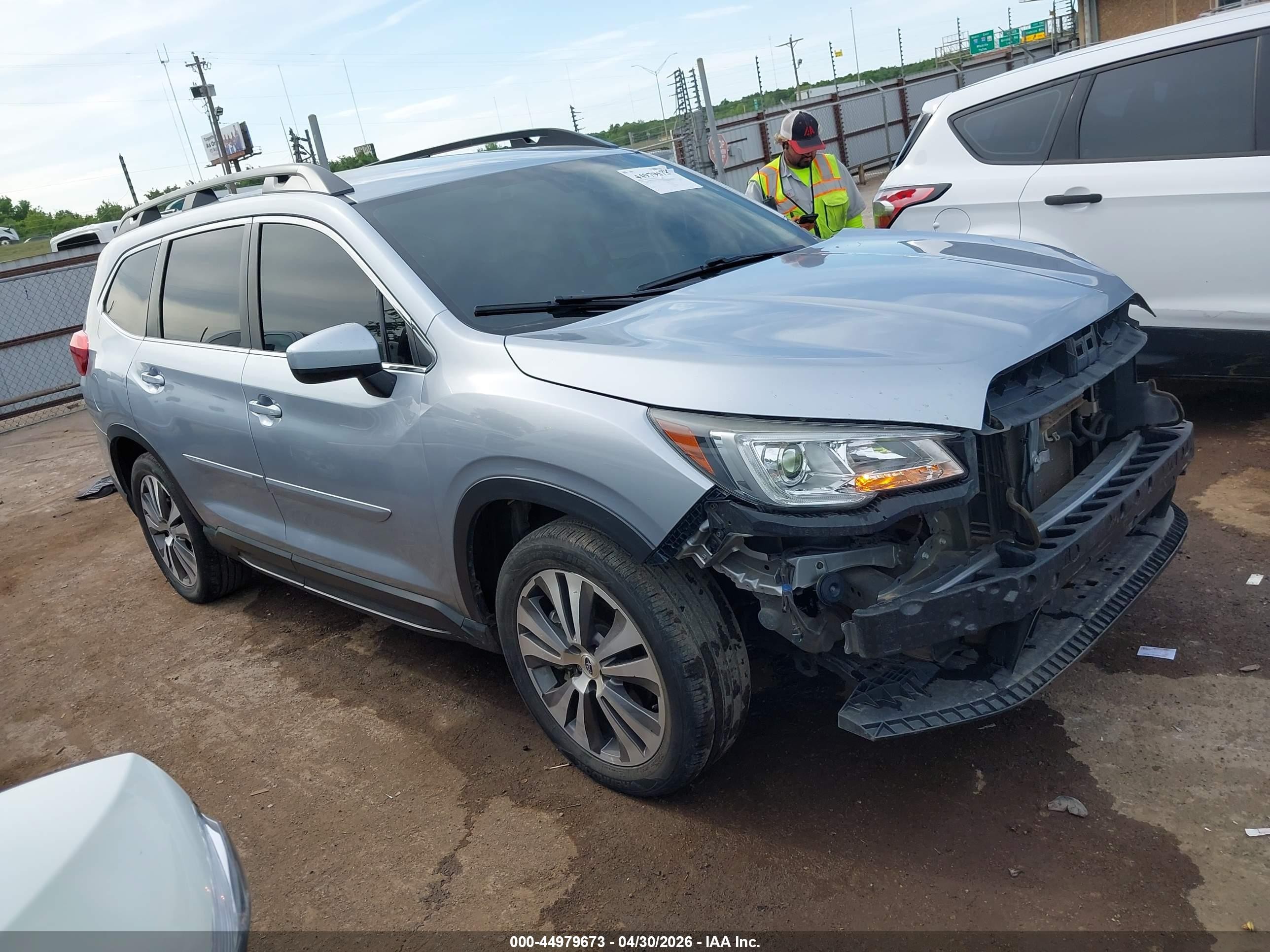 2020 Subaru Ascent Premium Серебряный vin: 4S4WMAFDXL3421964