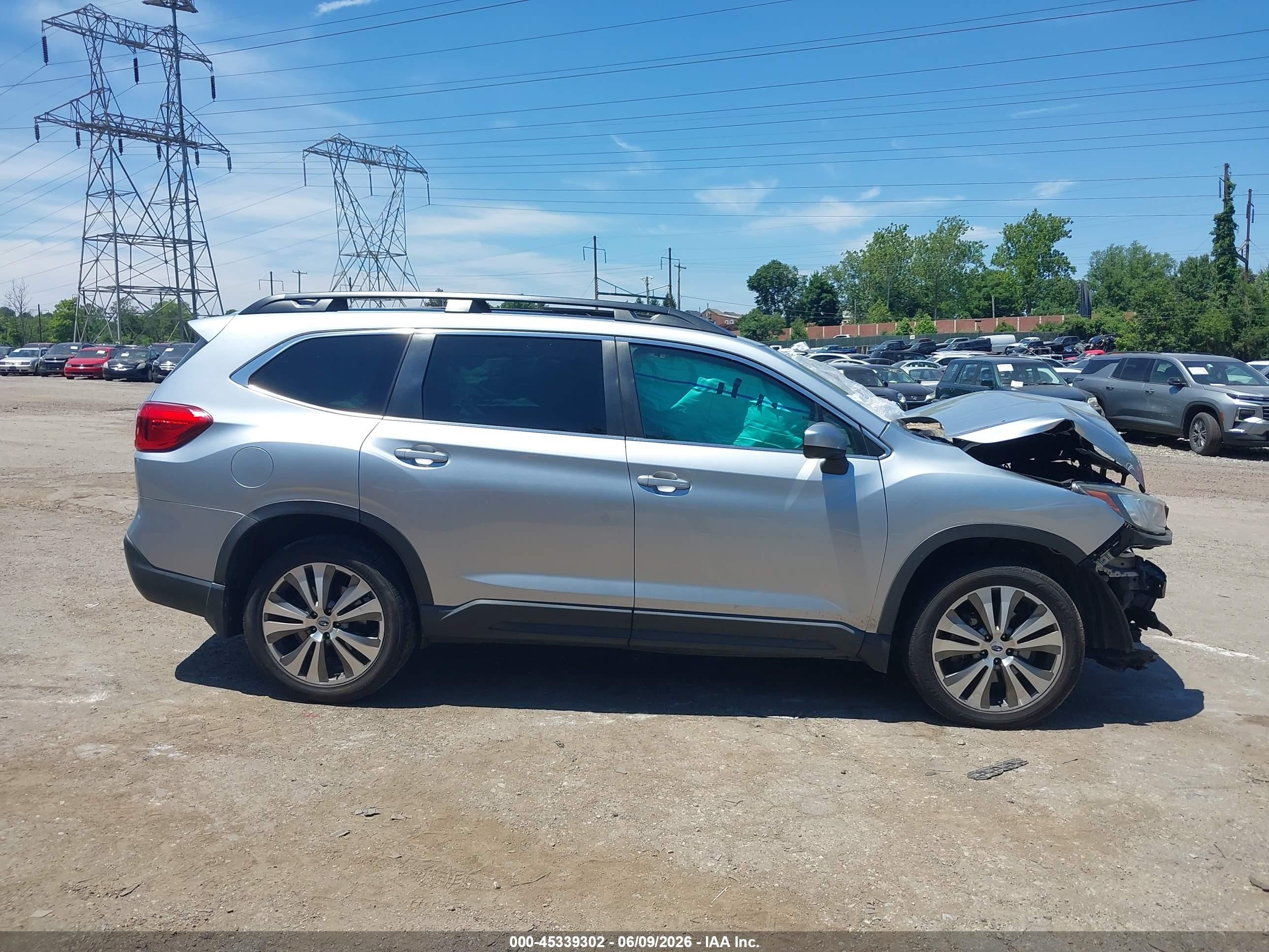 2019 Subaru Ascent Premium Silver vin: 4S4WMAHD9K3489006
