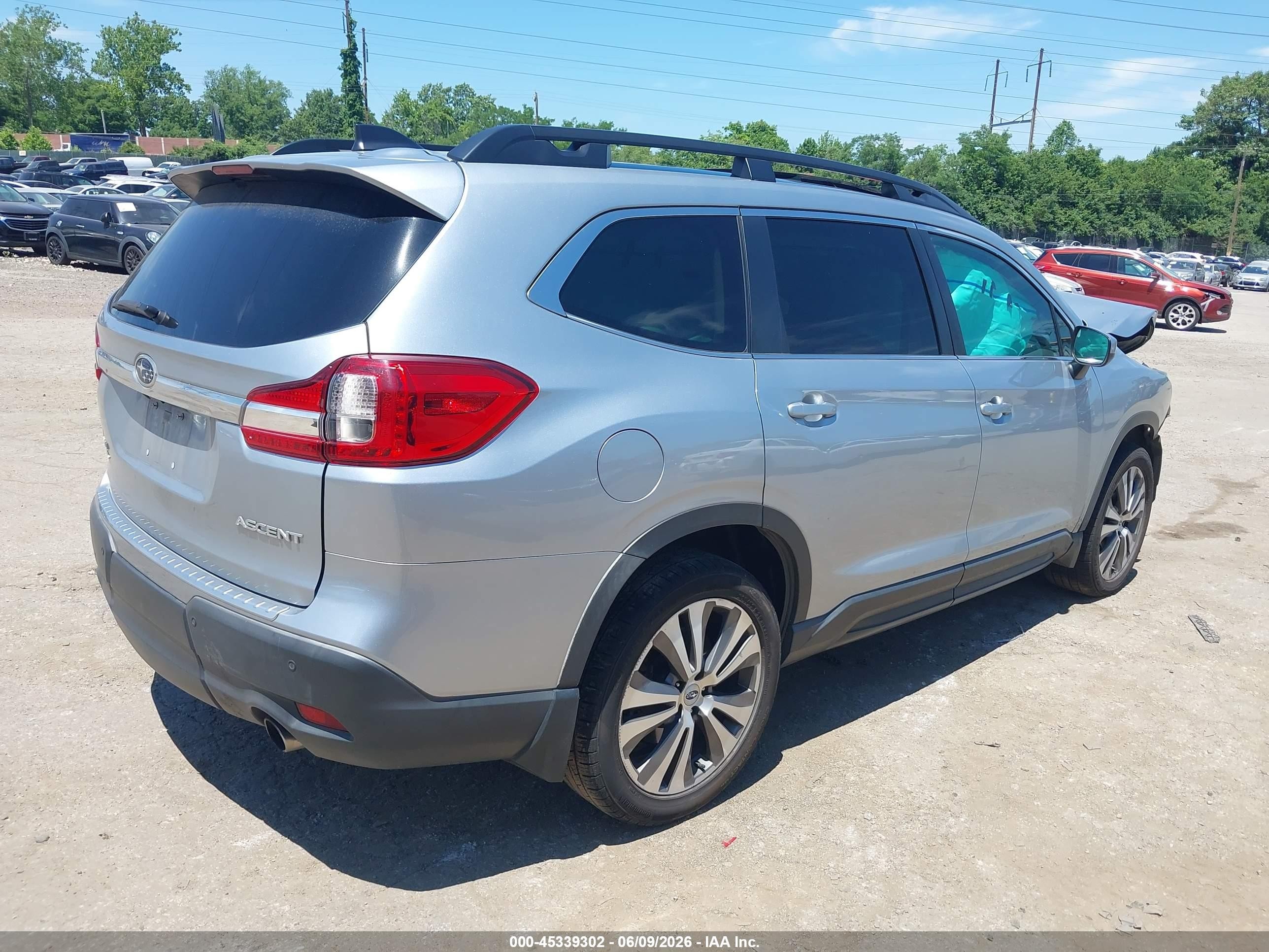 2019 Subaru Ascent Premium Silver vin: 4S4WMAHD9K3489006