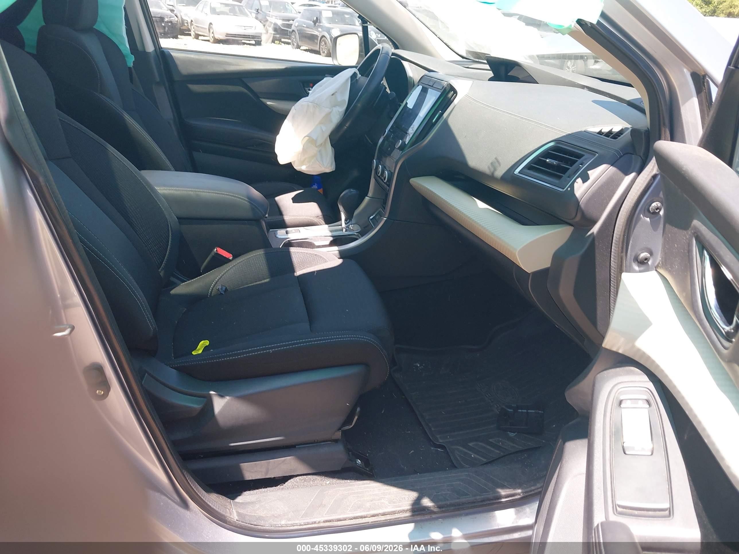 2019 Subaru Ascent Premium Silver vin: 4S4WMAHD9K3489006