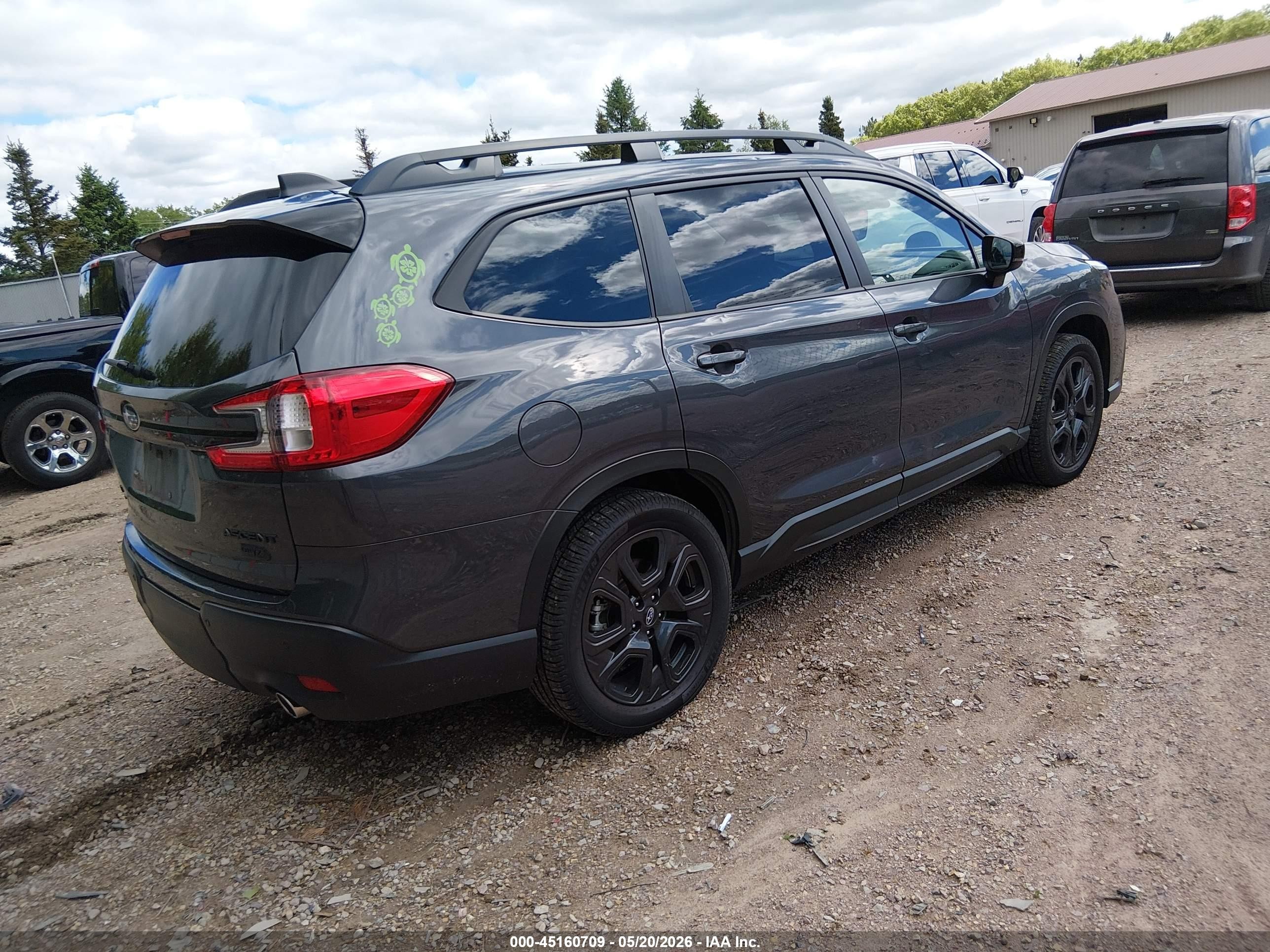 2024 Subaru Ascent Onyx Edition 7-passenger Gray vin: 4S4WMAHDXR3406533