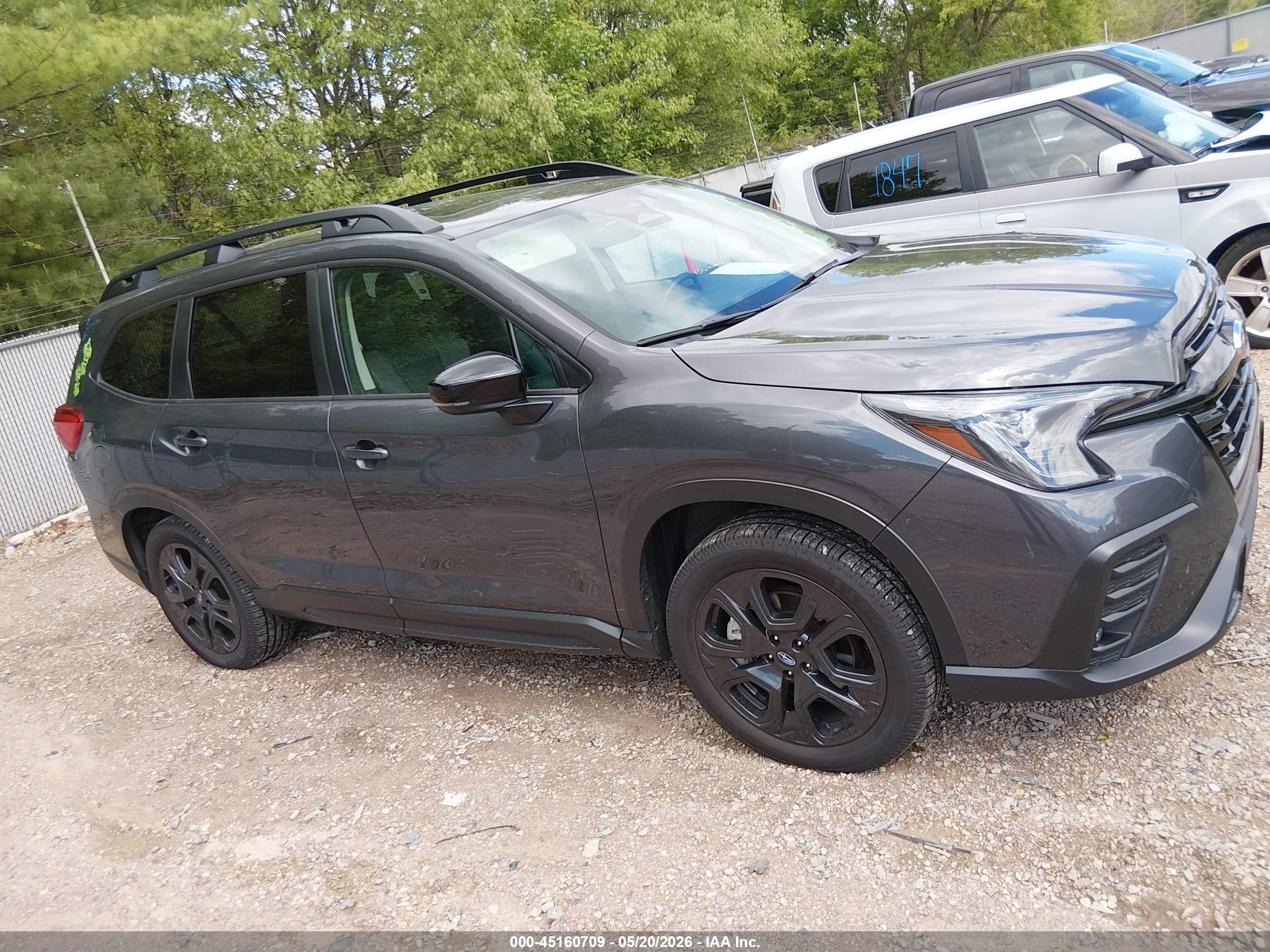 2024 Subaru Ascent Onyx Edition 7-passenger Gray vin: 4S4WMAHDXR3406533