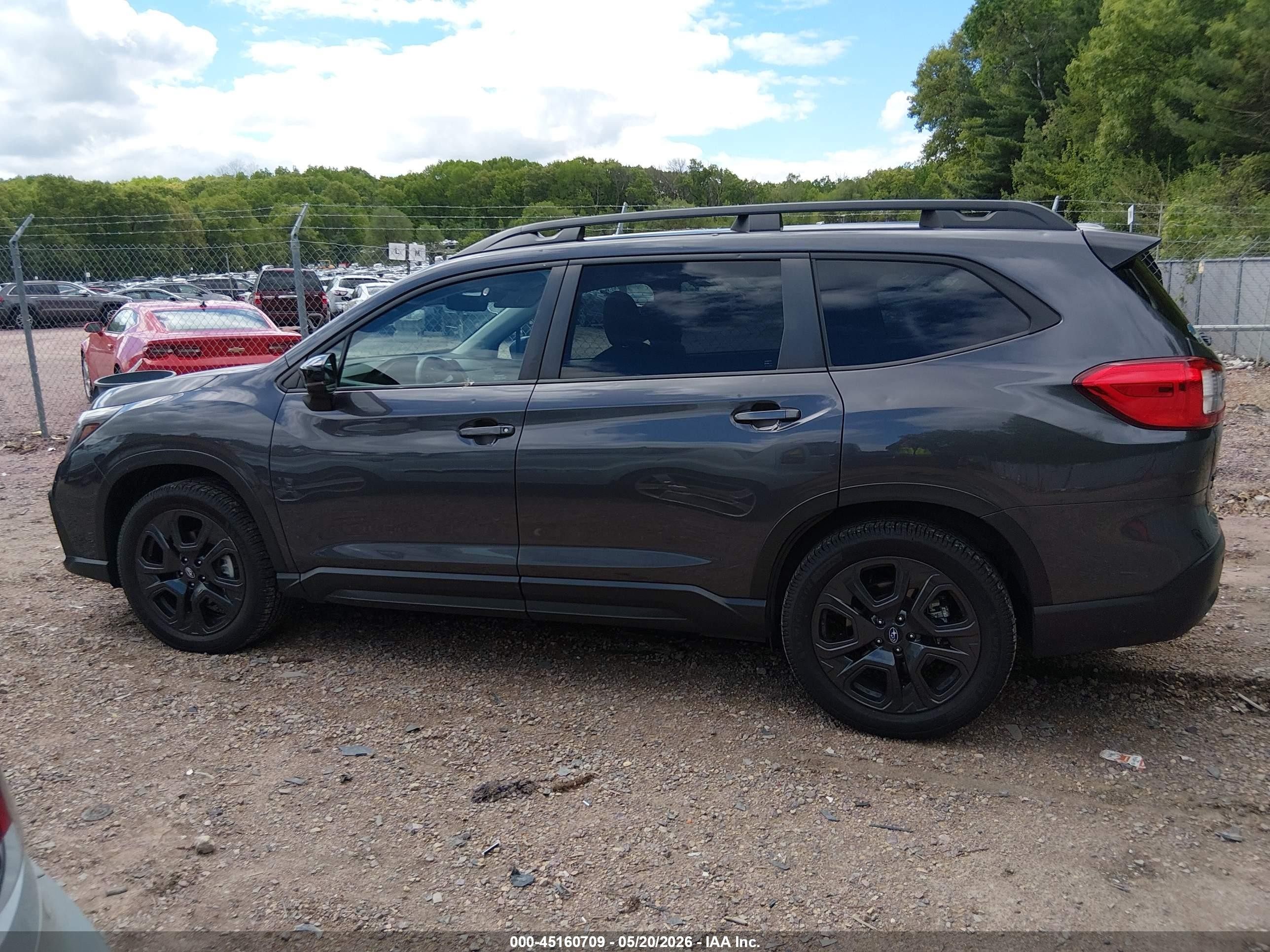 2024 Subaru Ascent Onyx Edition 7-passenger Gray vin: 4S4WMAHDXR3406533