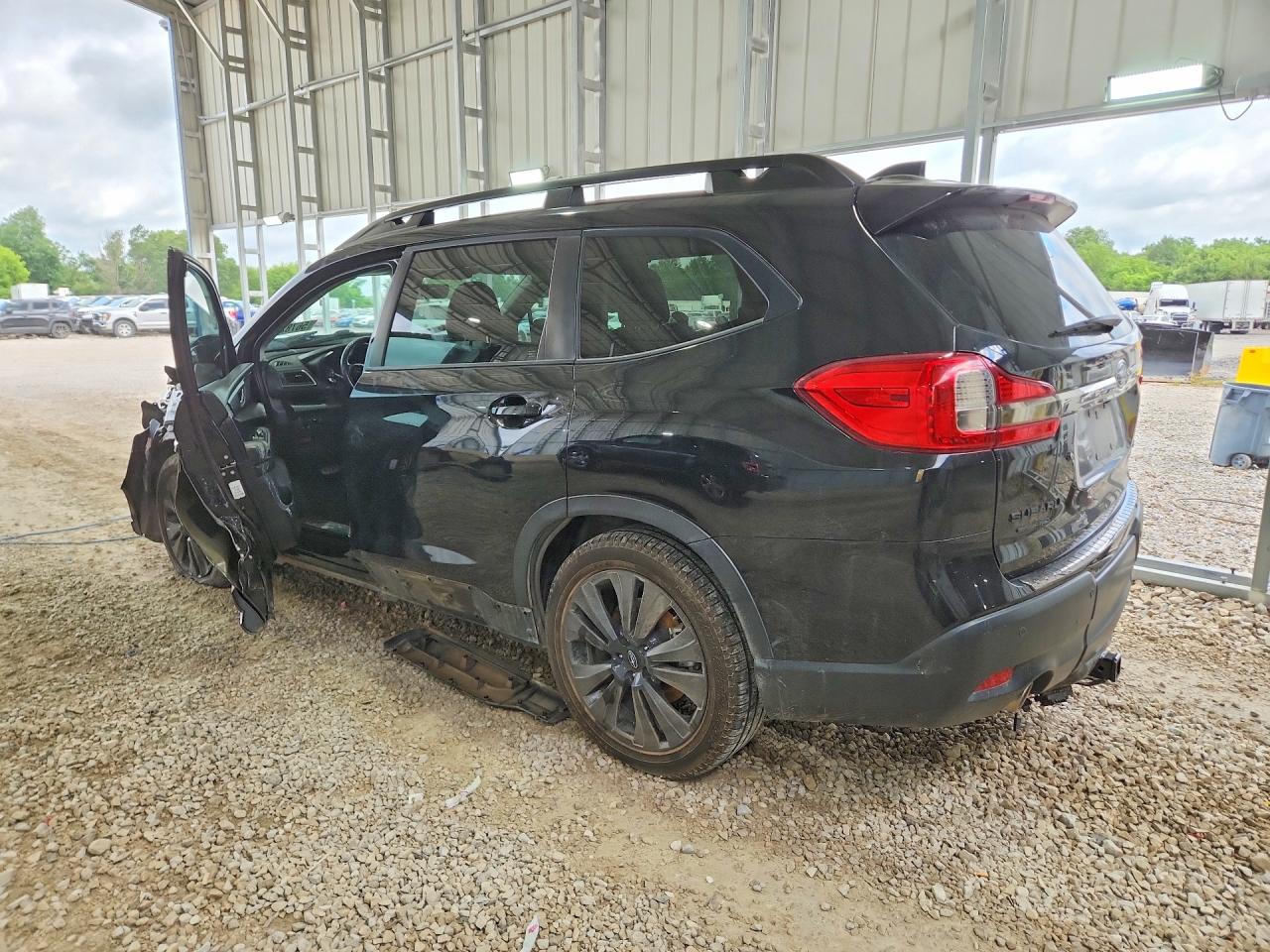 2022 Subaru Ascent Onyx Edition Black vin: 4S4WMAJD8N3464984