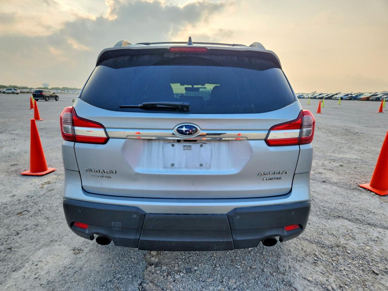 2019 Subaru Ascent Limited Silver vin: 4S4WMAJDXK3458955