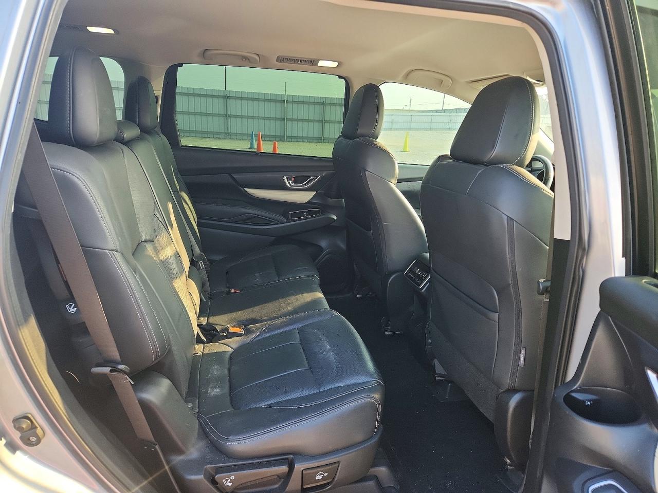 2019 Subaru Ascent Limited Silver vin: 4S4WMAJDXK3458955