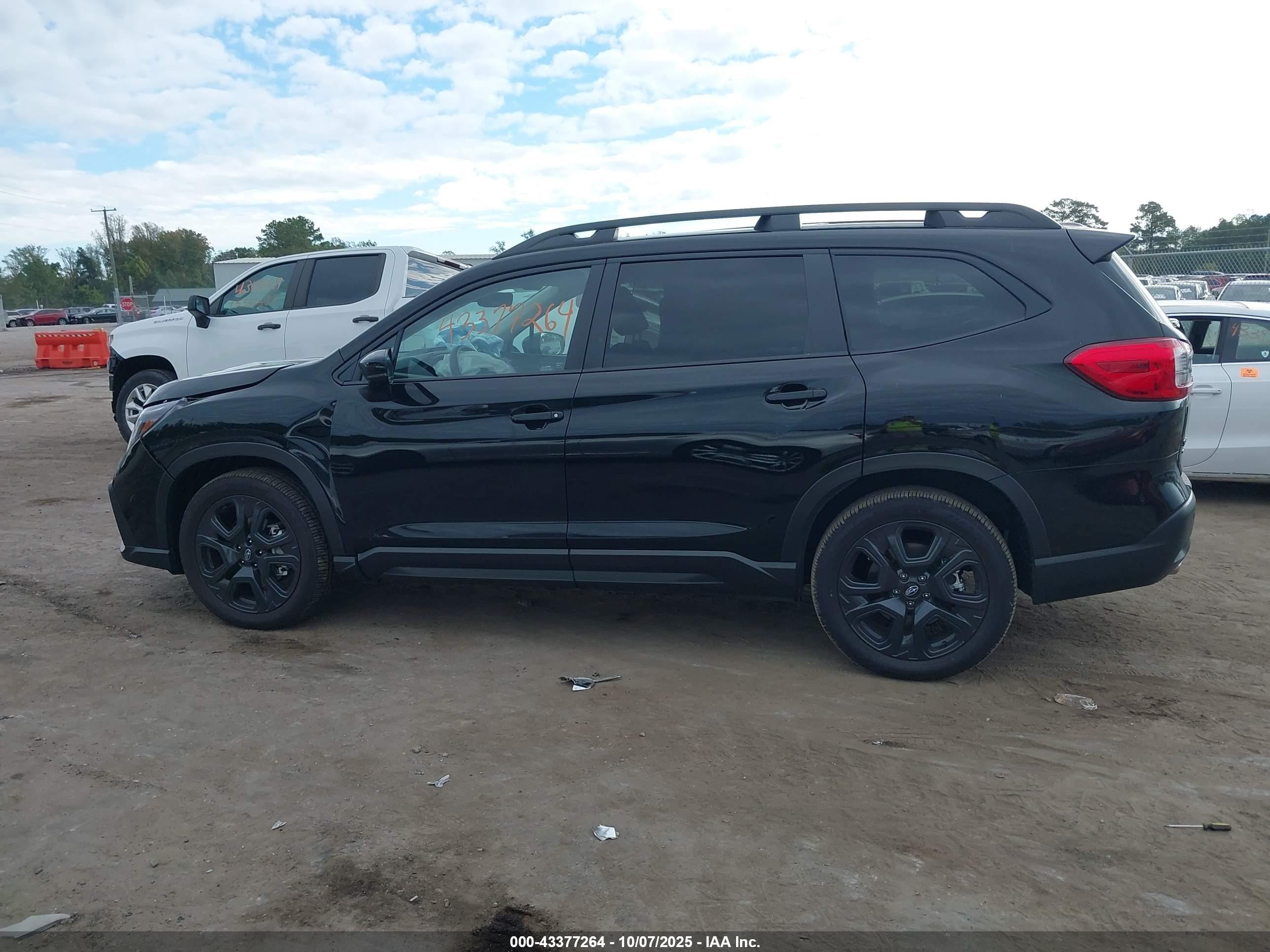 2024 Subaru Ascent Onyx Edition Limited 7-passenger Black vin: 4S4WMAKD4R3448608